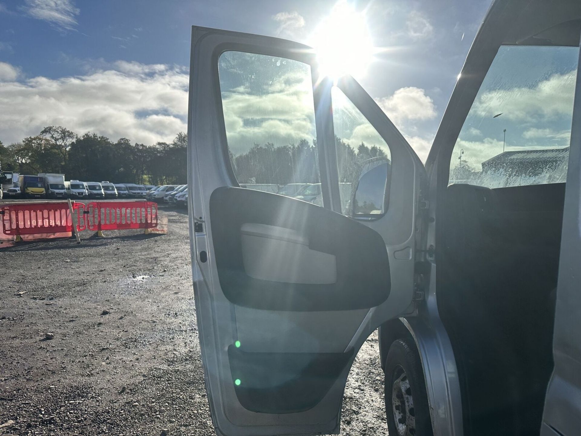 2013 CITROEN RELAY BOXER 35 L2: WITH PARKING SENSORS - MOT FAB 2024 - NO VAT ON HAMMER - Image 12 of 15