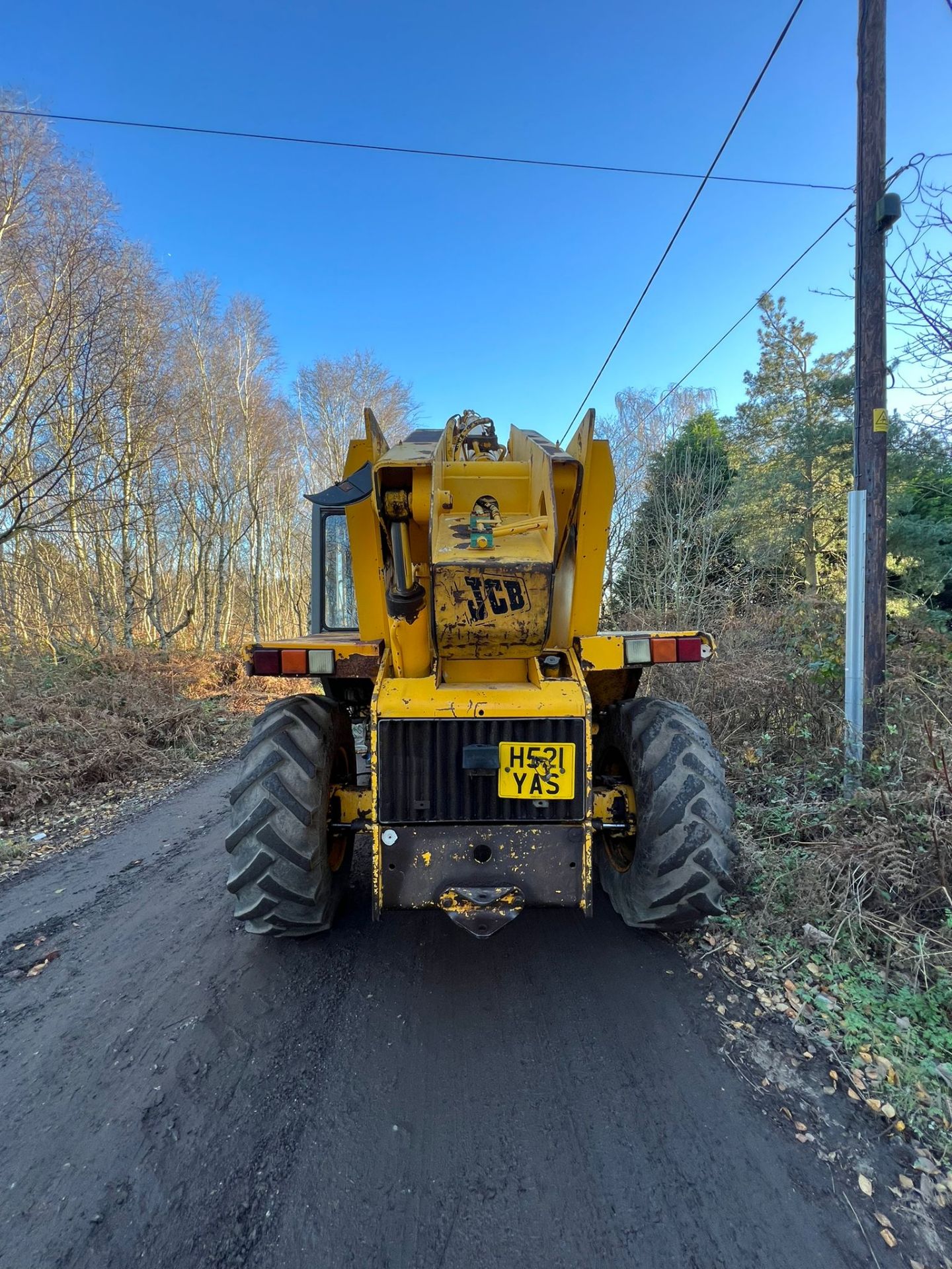 ROAD-READY JCB 530-120: POWER AND PRECISION IN MOTION - Image 11 of 14