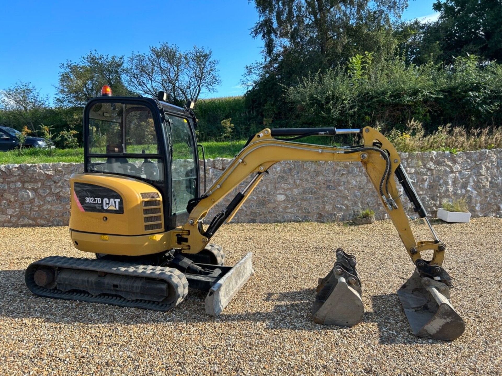 DEPENDABLE WORKHORSE: CAT 302.7 3-TON DIGGER FOR SALE - Image 3 of 15