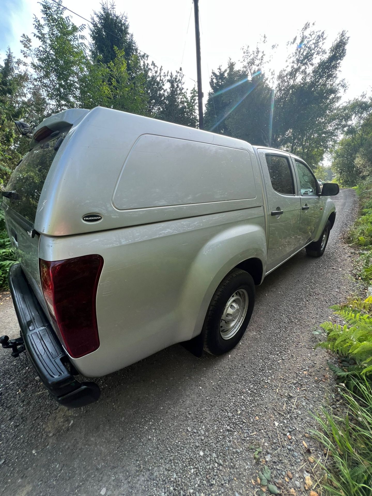 ISUZU D-MAX 2.5 DIESEL TWIN TURBO TD - Image 5 of 18