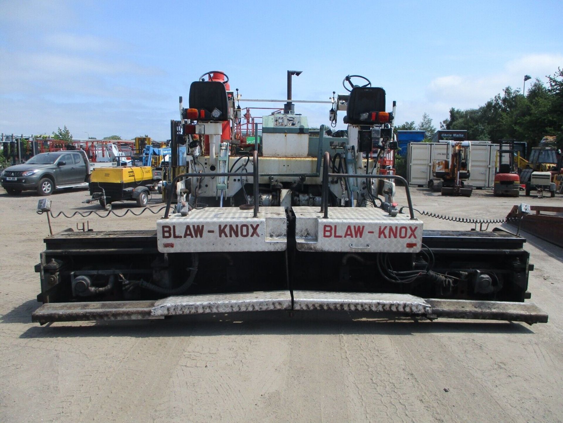 WIDE RANGE PAVING: 2.5-4.75M WIDTH CAPACITY - Image 11 of 14