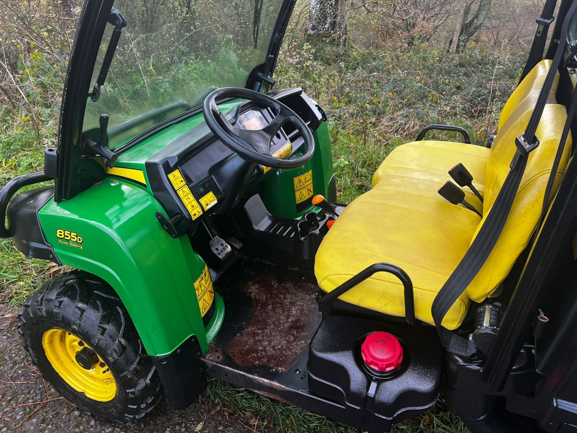 JOHN DEERE 855D 2014 4WD GATOR - Image 4 of 8