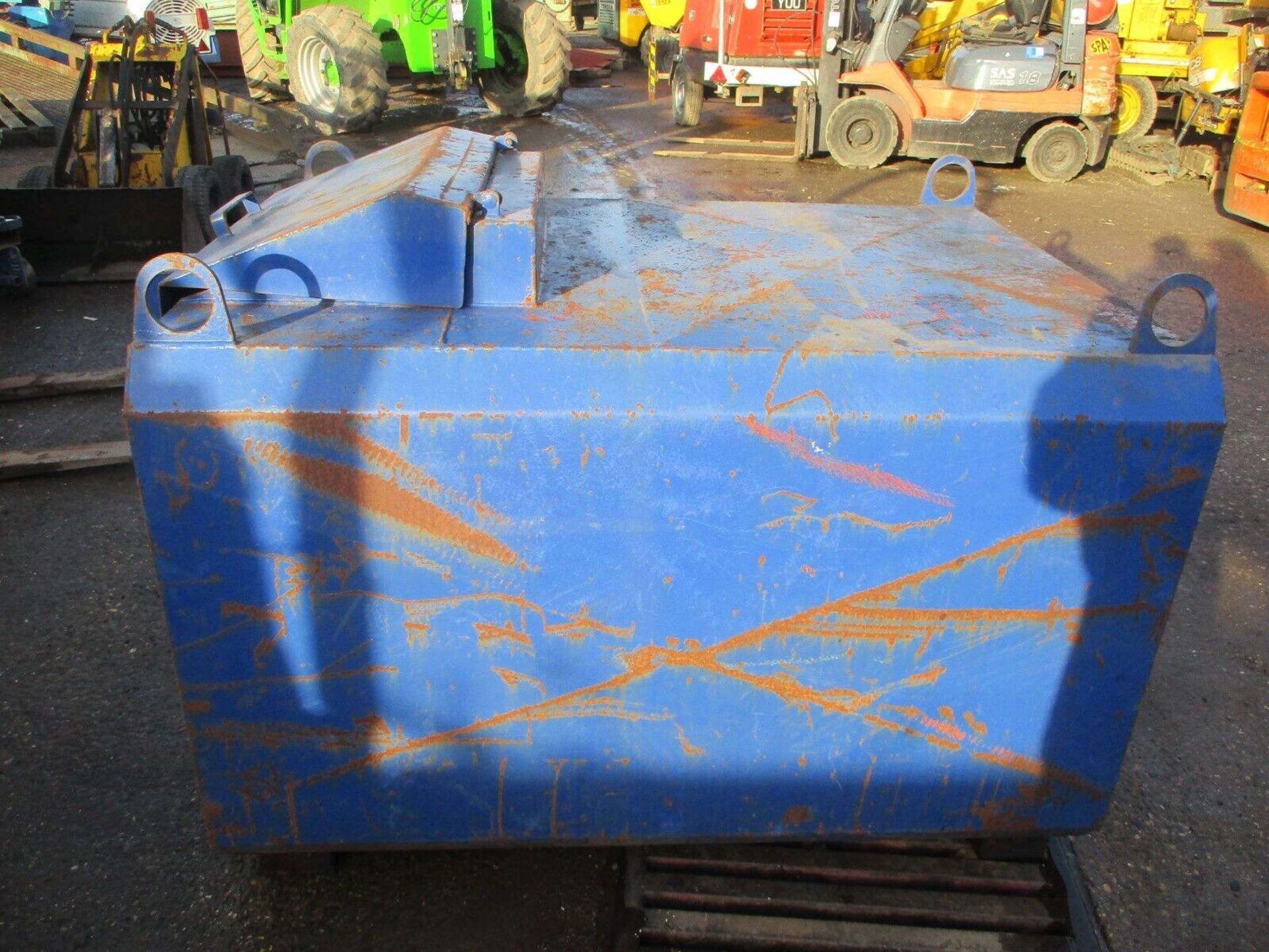 WITH HAND PUM 1000 LITRE BUNDED FUEL TANK - Image 3 of 6