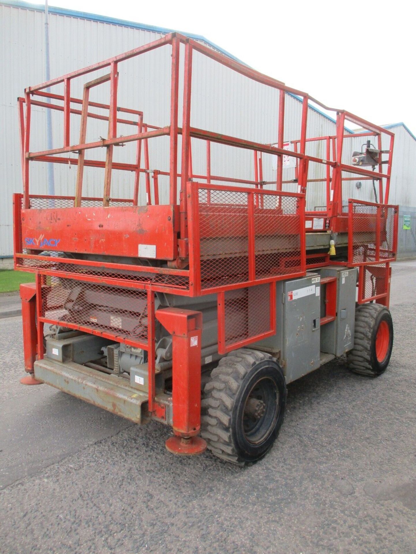 SKYJACK KUBOTA ENGINE SJ8831 SCISSOR LIFT - Image 3 of 14