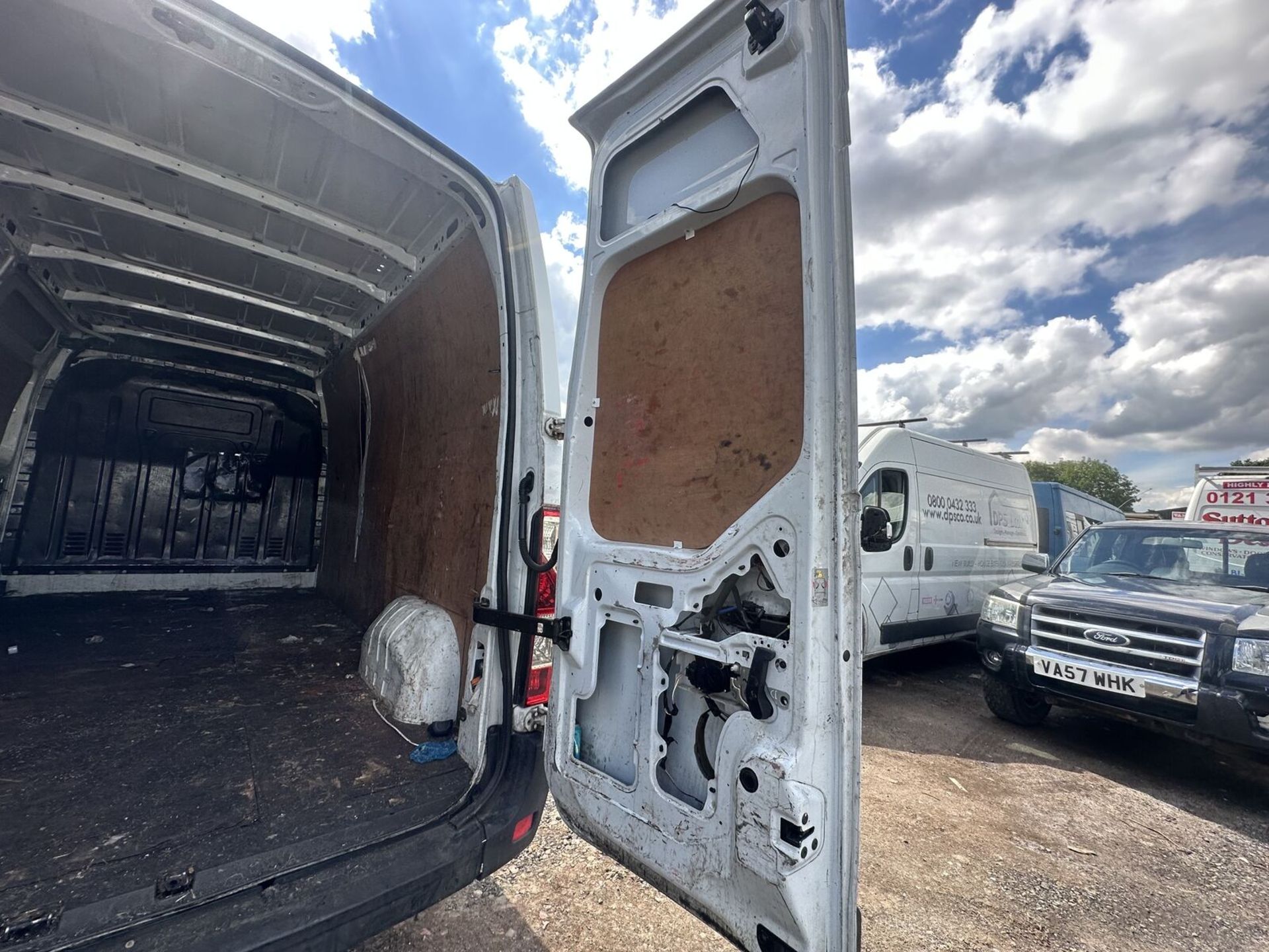 PRICED TO CLEAR - 2016 RENAULT MASTER LWB - (NO VAT ON HAMMER) - Image 9 of 14