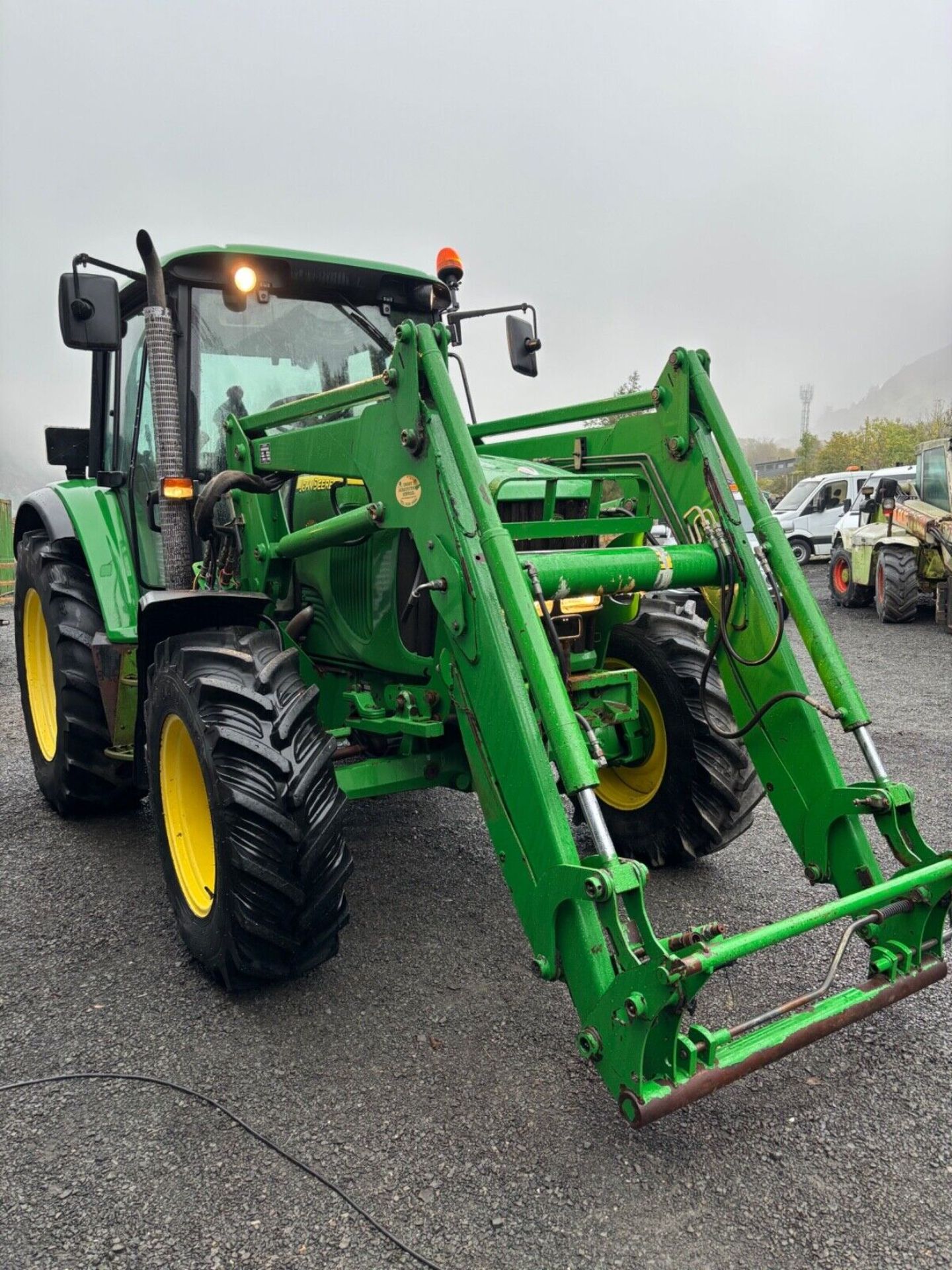 (ONLY 3.5K HOURS) JOHN DEERE 6220 SE TRACTOR WITH JOHN DEERE 631 LOADER - Image 19 of 22