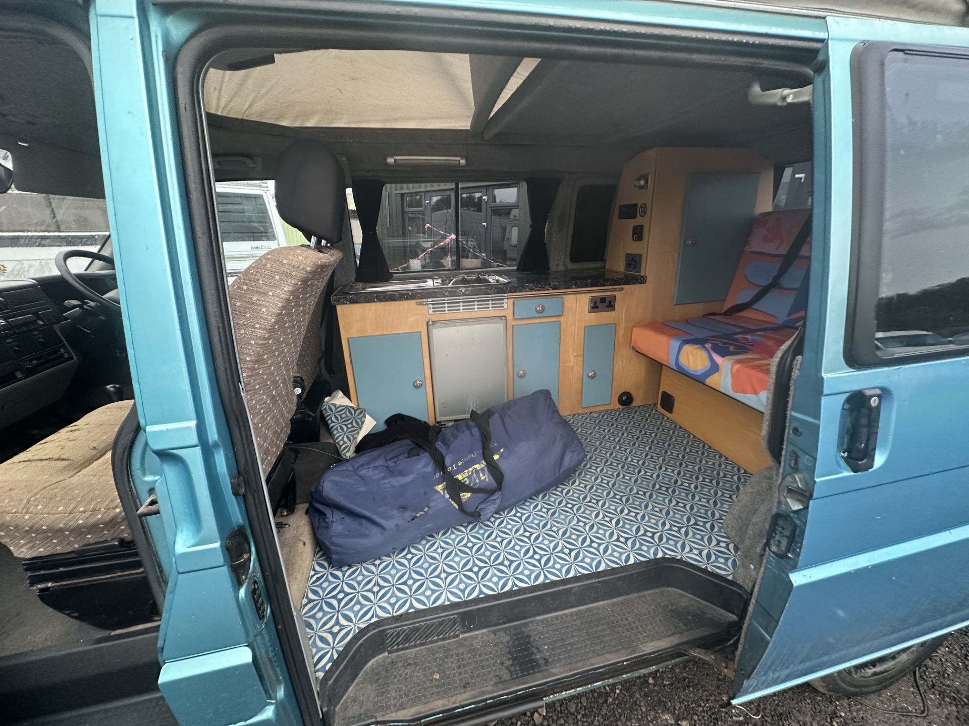 VINTAGE WANDERLUST: '95 VW TRANSPORTER T4 POP TOP - ADVENTURE AWAITS - NO VAT ON HAMMER - Image 12 of 15