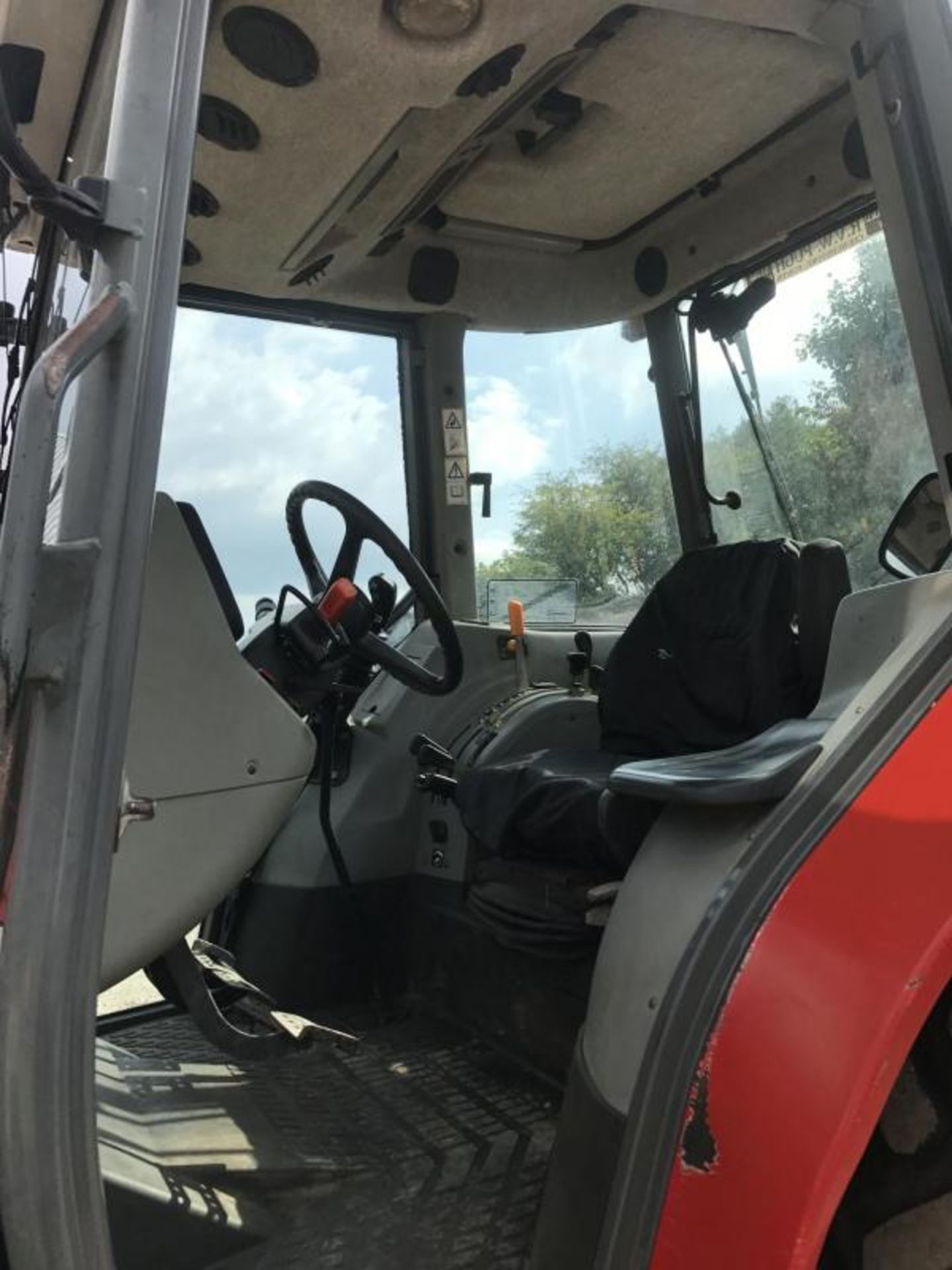 2001 MASSEY FERGUSON 4255 TRACTOR 4WD Y REG V5 3950 HOURS - Image 5 of 10