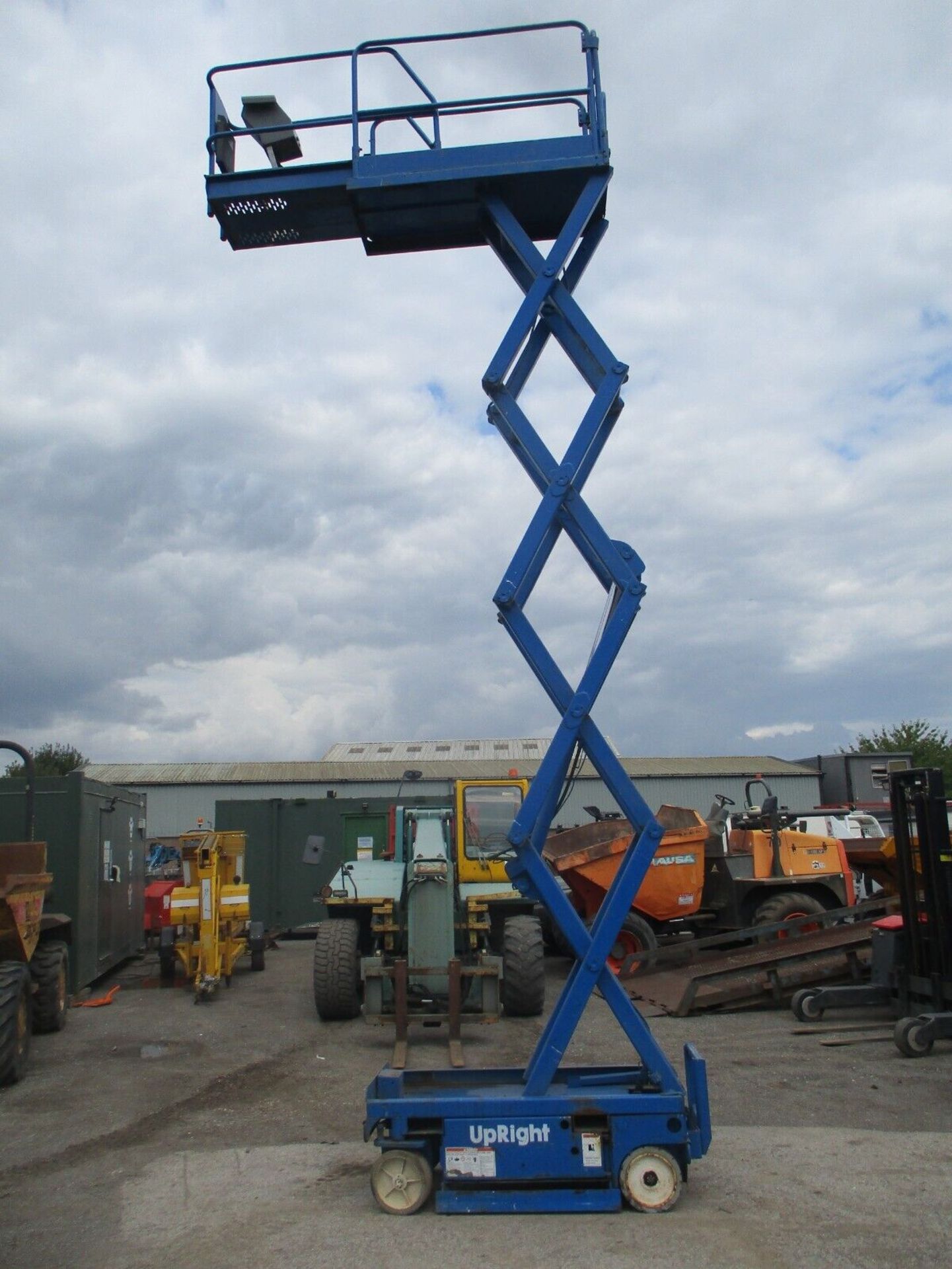 UPRIGHT MX19 SCISSOR LIFT ACCESS PLATFORM CHERRY PICKER GENIE 3219 SKYJACK - Image 2 of 10