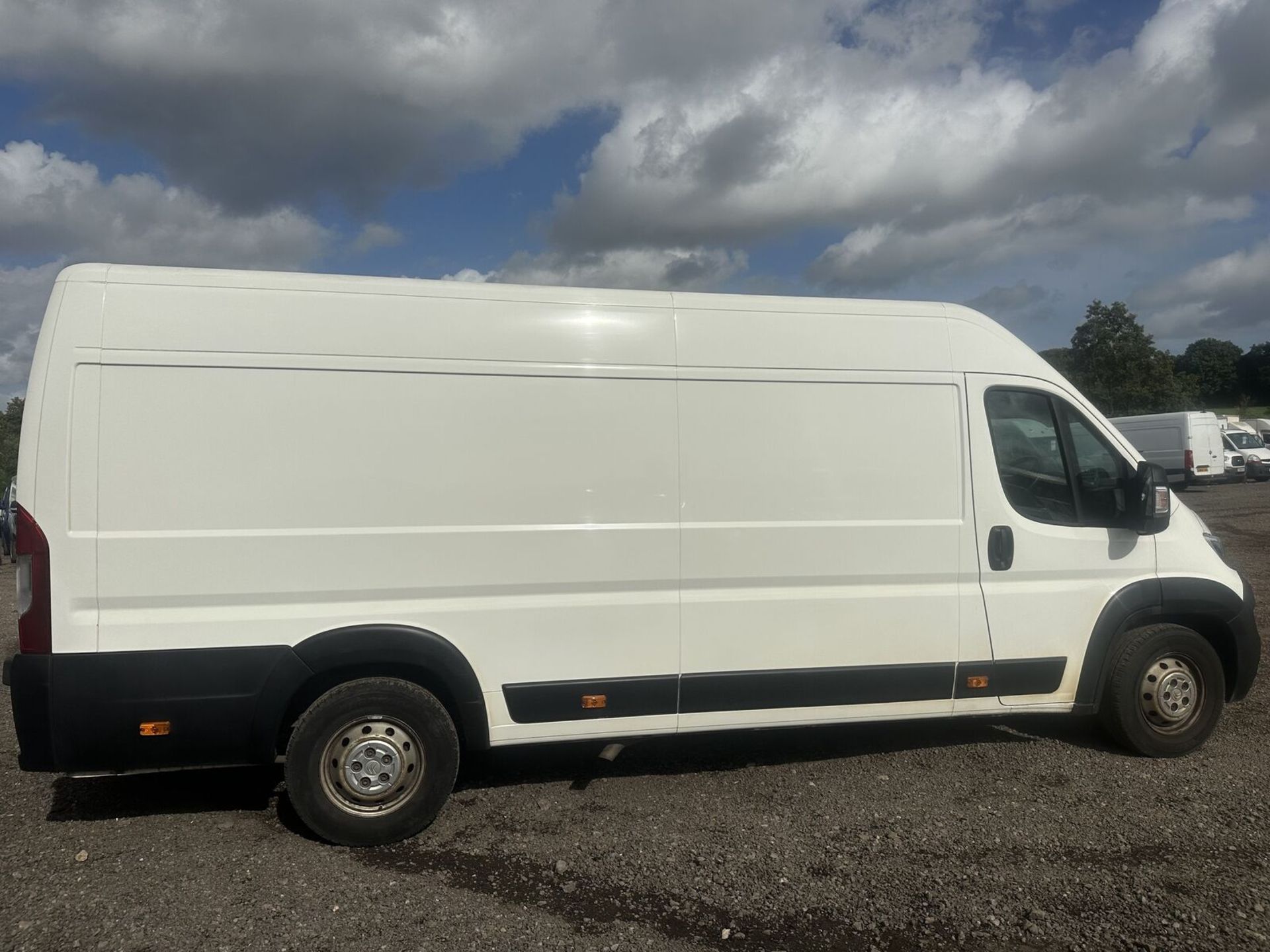 2019 CITROEN RELAY 140PS CAMPER: WELL-MAINTAINED WORKHORSE - Image 14 of 15