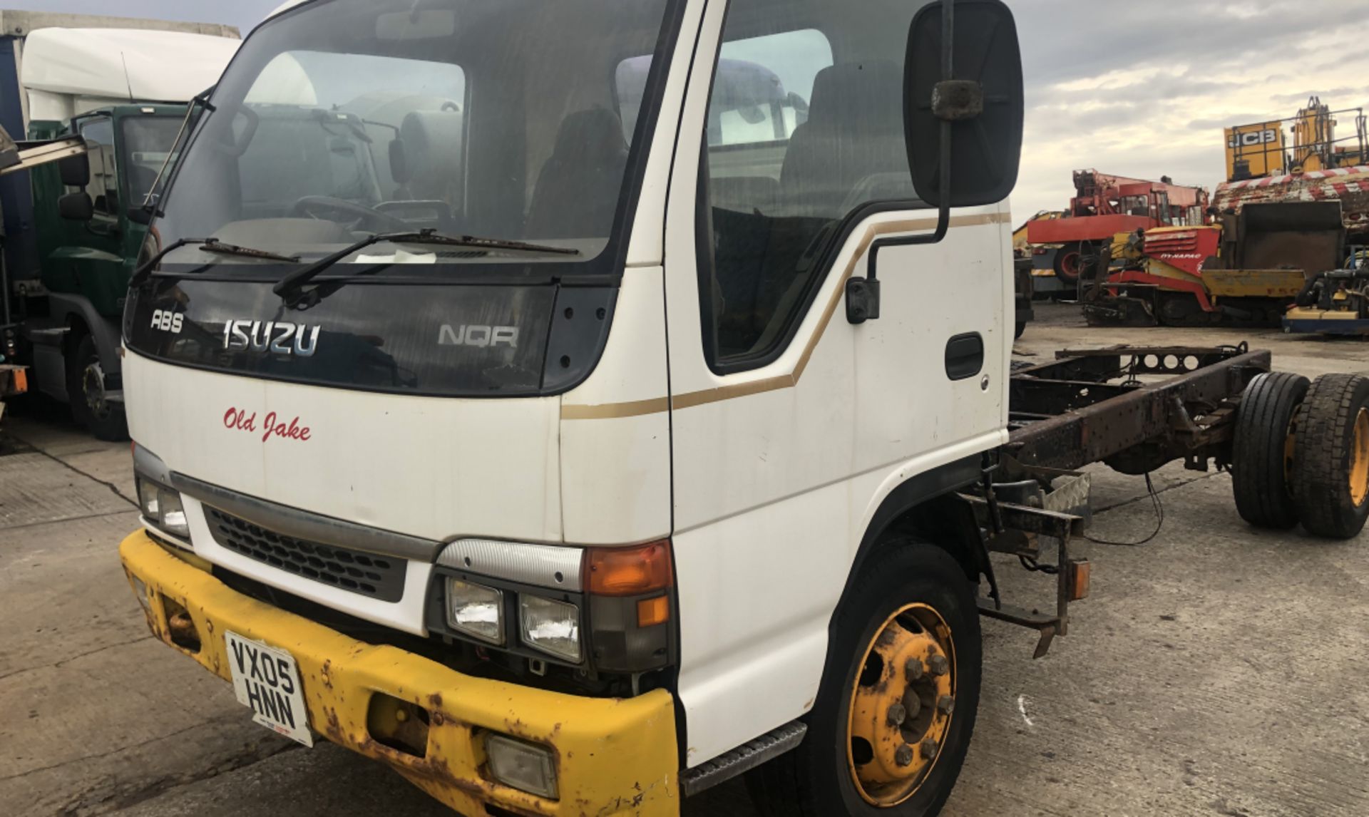 NQR 7.5 TON ISUZU CAB AND CHASSIS - Image 9 of 9