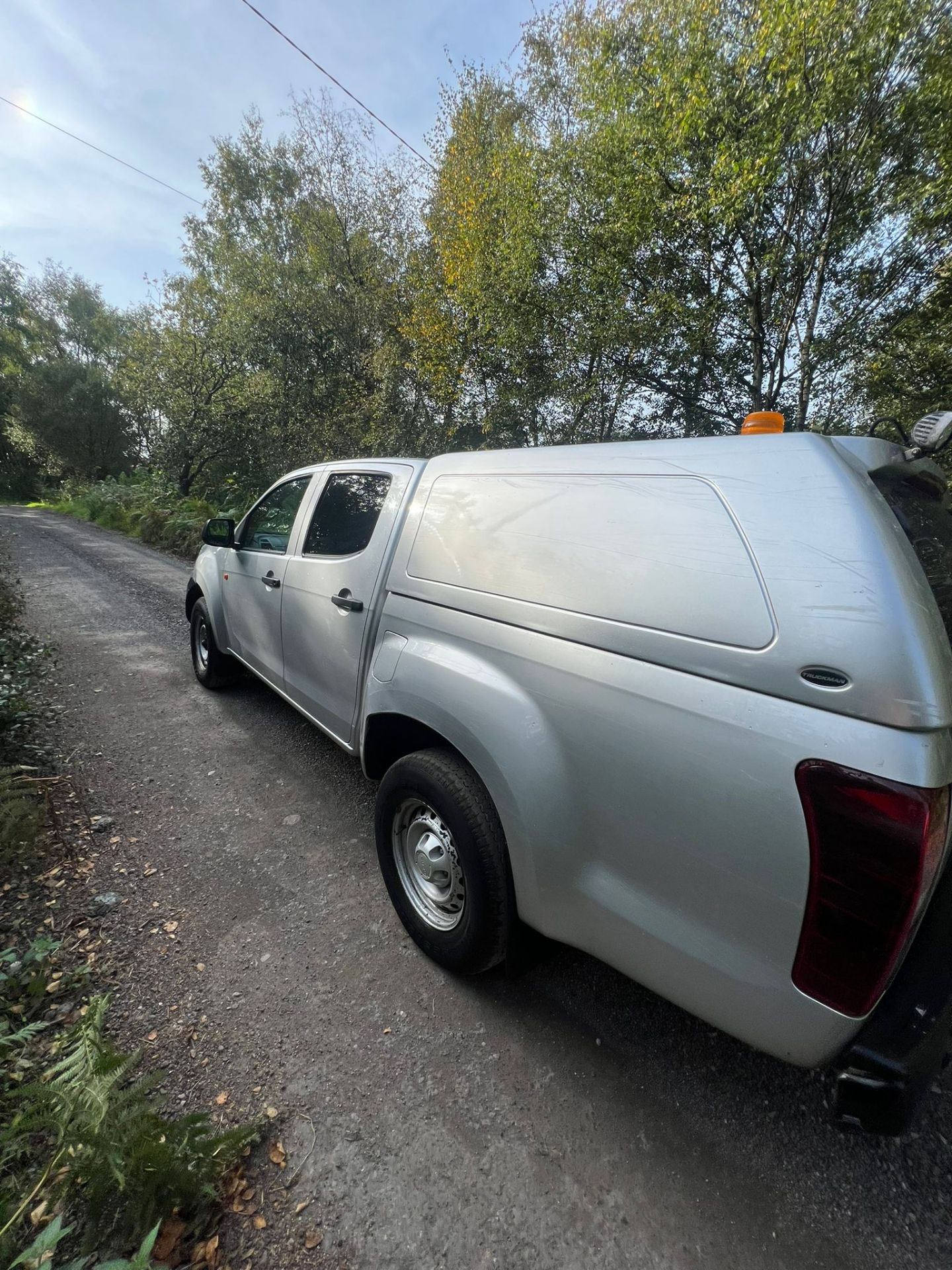 ISUZU D-MAX 2.5 DIESEL TWIN TURBO TD - Image 4 of 18