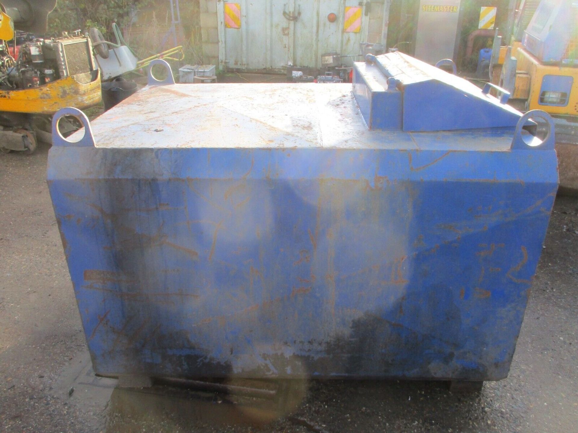 WITH HAND PUM 1000 LITRE BUNDED FUEL TANK - Bild 6 aus 6