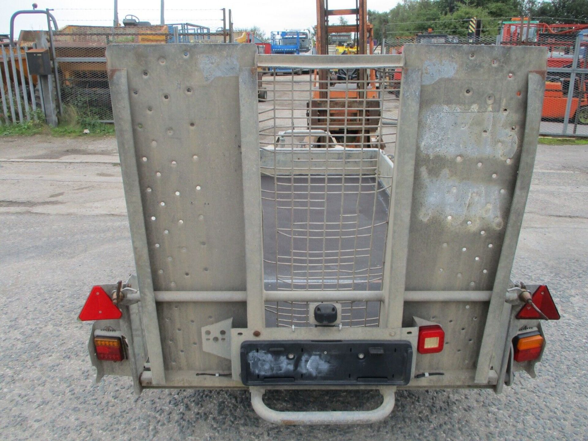 IFOR WILLIAMS GH94BT: SECURE BALL HITCH TRAILER - Image 3 of 9