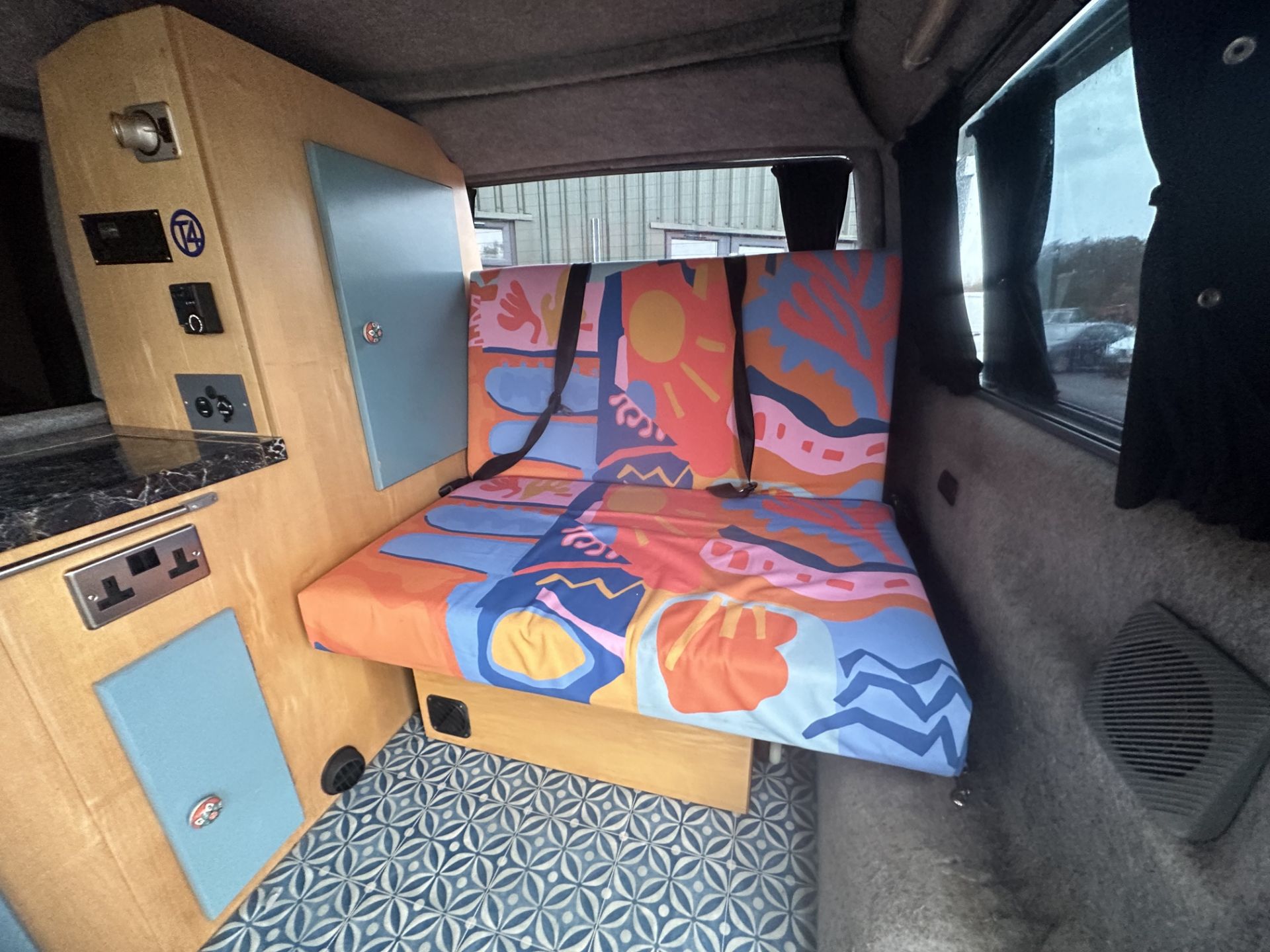 VINTAGE WANDERLUST: '95 VW TRANSPORTER T4 POP TOP - ADVENTURE AWAITS - NO VAT ON HAMMER - Image 10 of 15