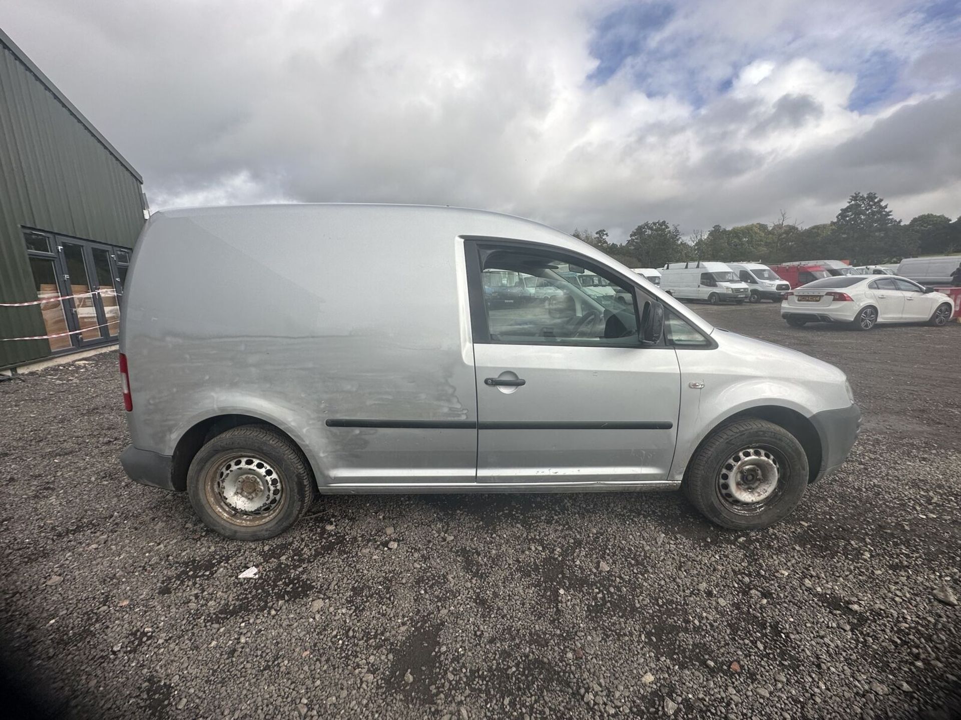 2009 VOLKSWAGEN CADDY C20 DIESEL: NO VAT ON HAMMER - Image 13 of 14