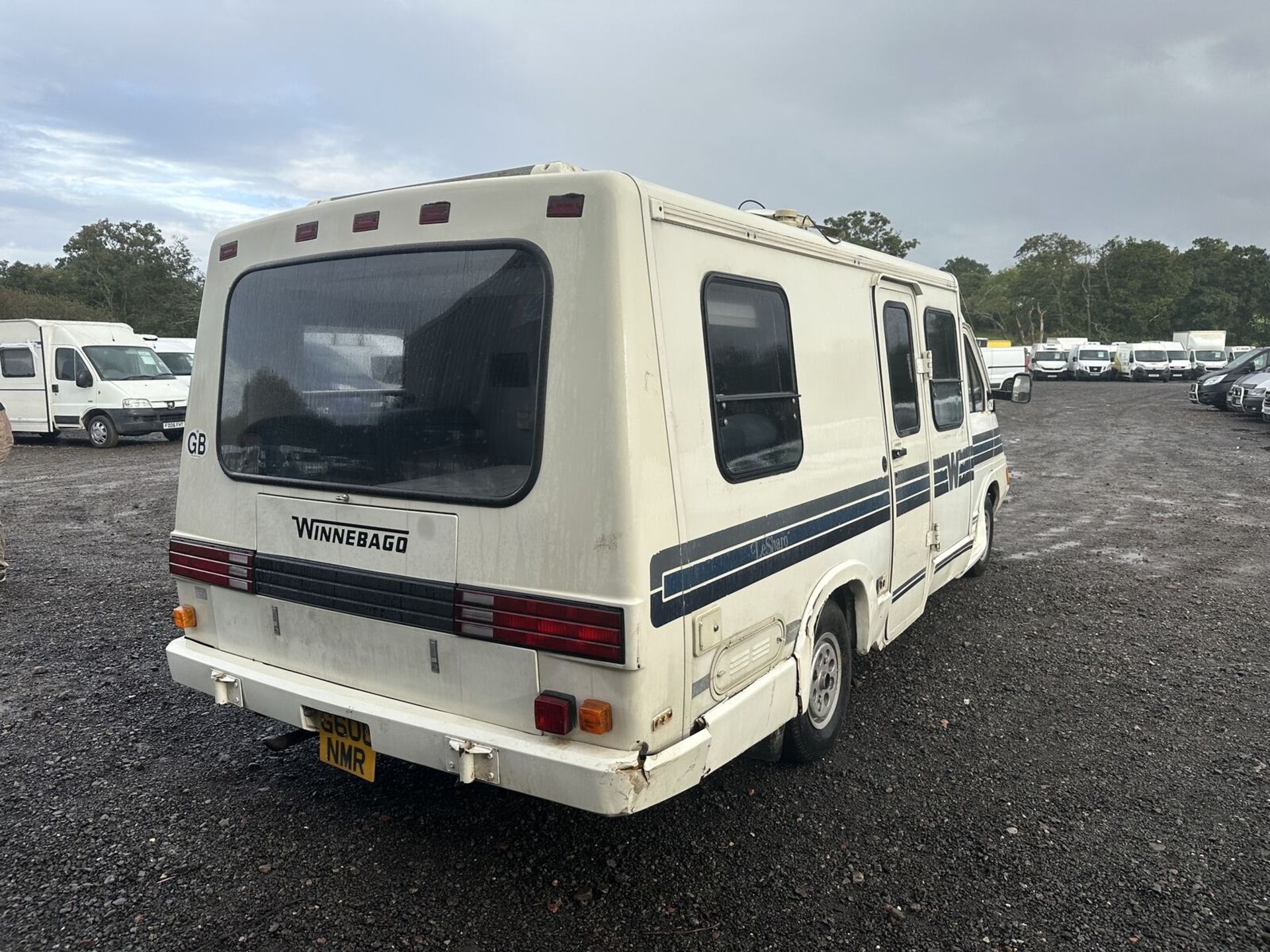 CLASSIC NOMAD'S CHOICE: '90 WINNEBAGO CAMPER, PART SERVICE HISTORY (NO VAT ON HAMMER) - Image 14 of 15