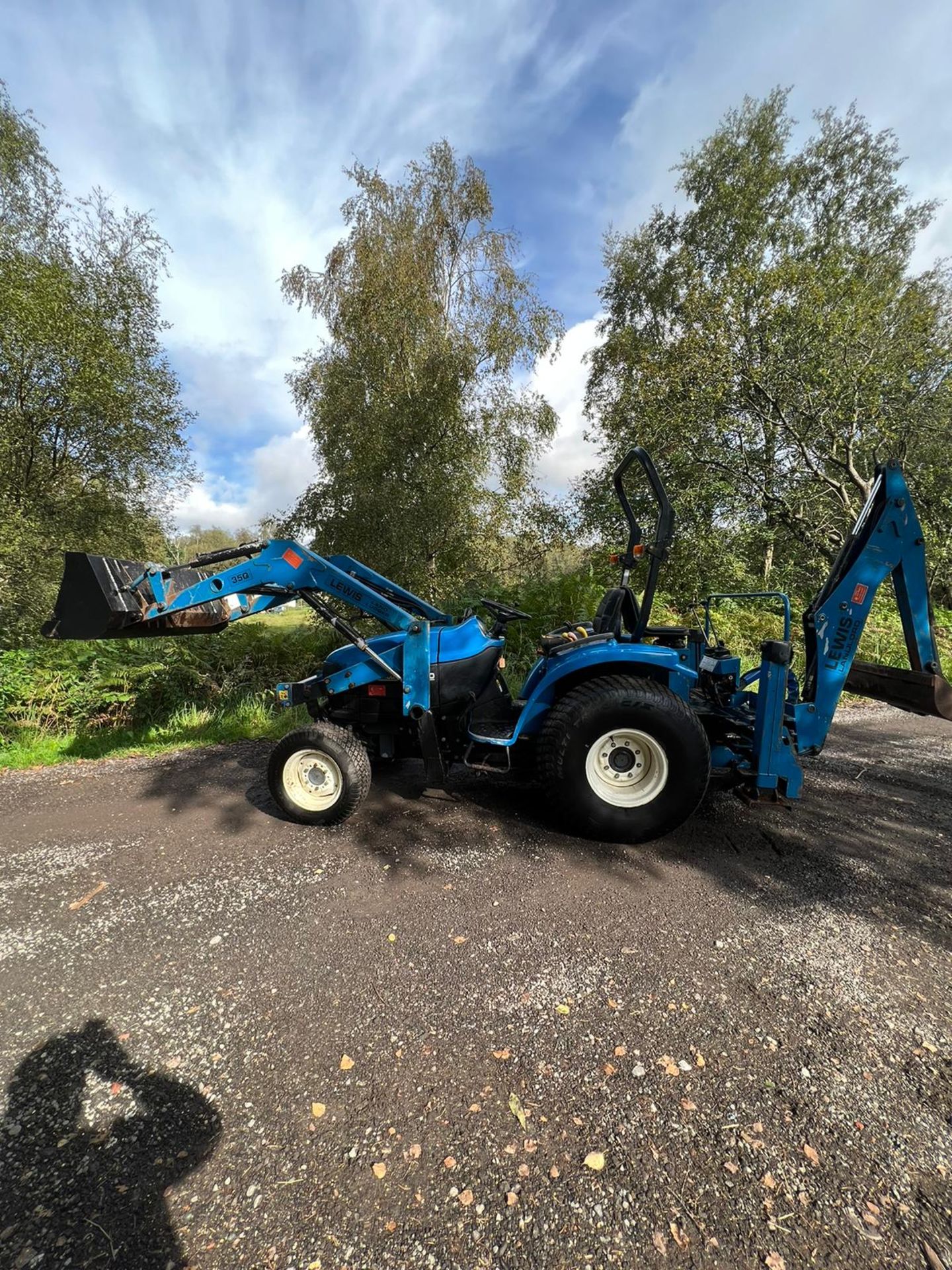 NEW HOLLAND TC27D BACK LOADER, SPOOL VALVE, ROLL PTO - Image 20 of 23