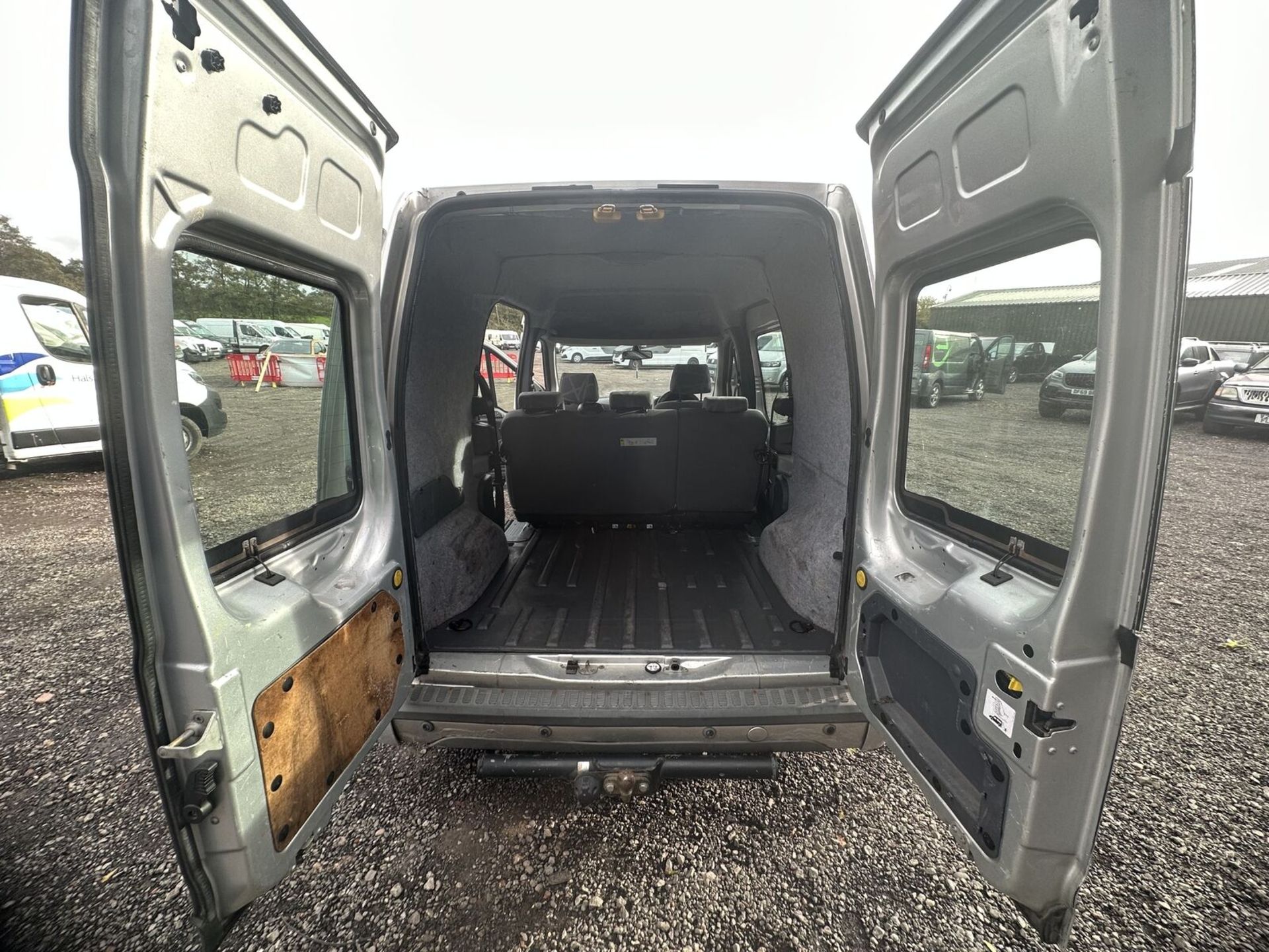 2013 FORD TRANSIT CONNECT CREW: SPACIOUS 5-SEATER - Image 6 of 15