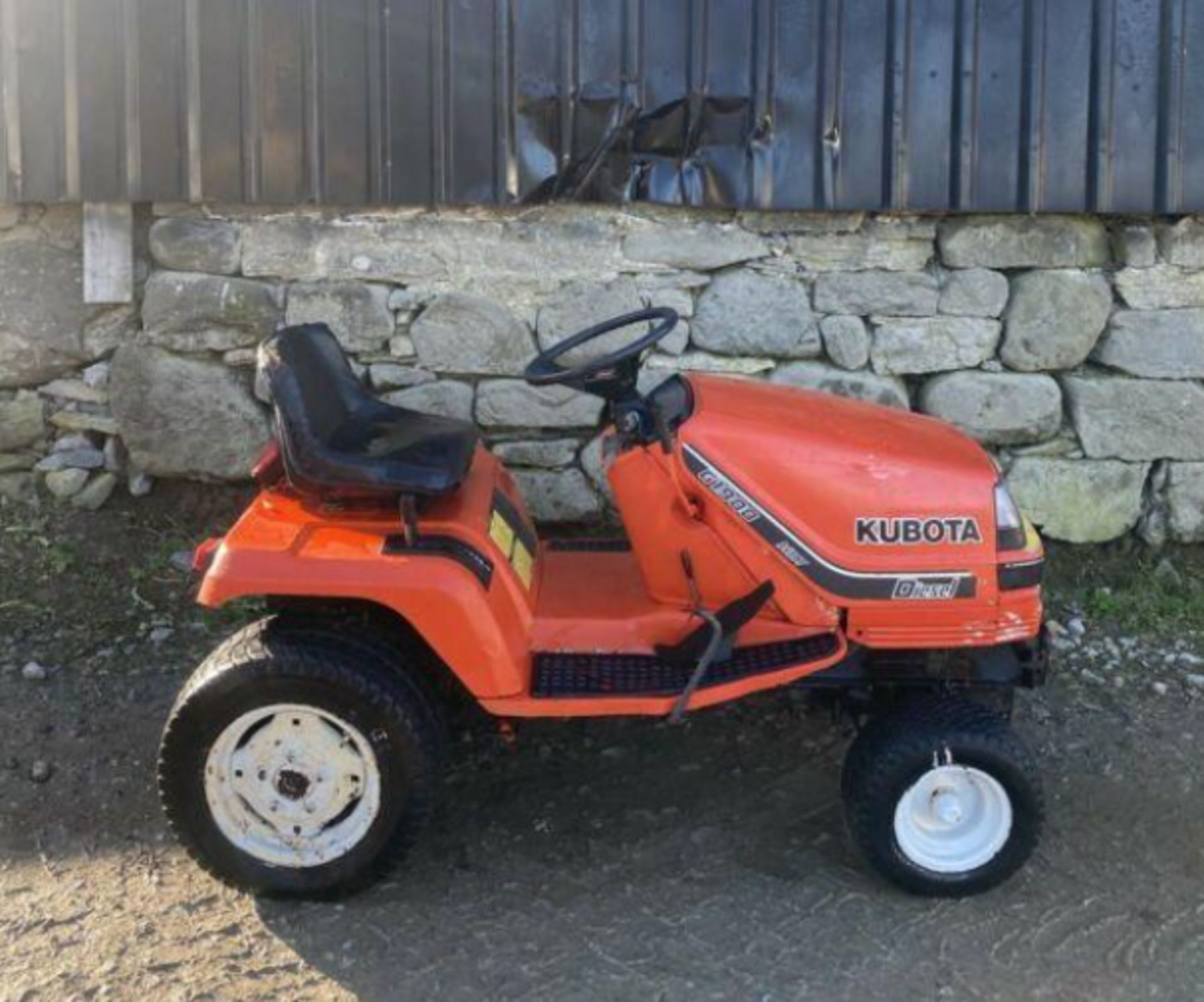 KUBOTA G1900: DIESEL POWER FOR PRECISION GRASS CUTTING - Image 7 of 7