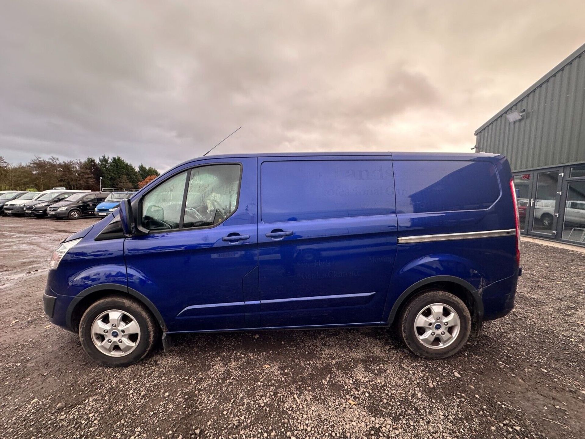 **(ONLY 78K MILEAGE)** RELIABLE COMPANION: FORD TRANSIT CUSTOM 2.2 TDCI (NO VAT ON HAMMER)