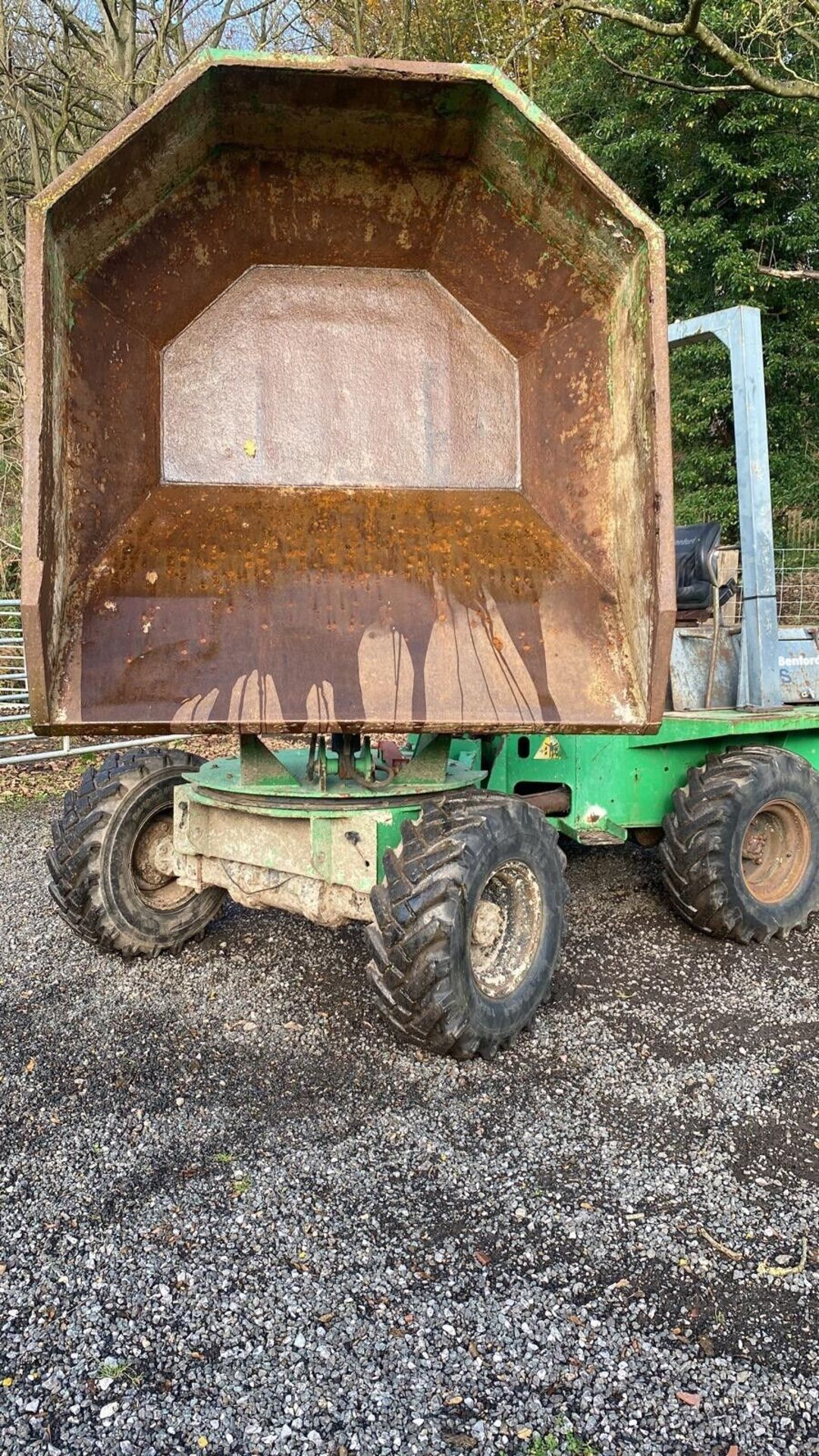 TEREX BENFORD DUMPER: DEUTZ ENGINE DOMINANCE IN 4WD GLORY - Image 5 of 6