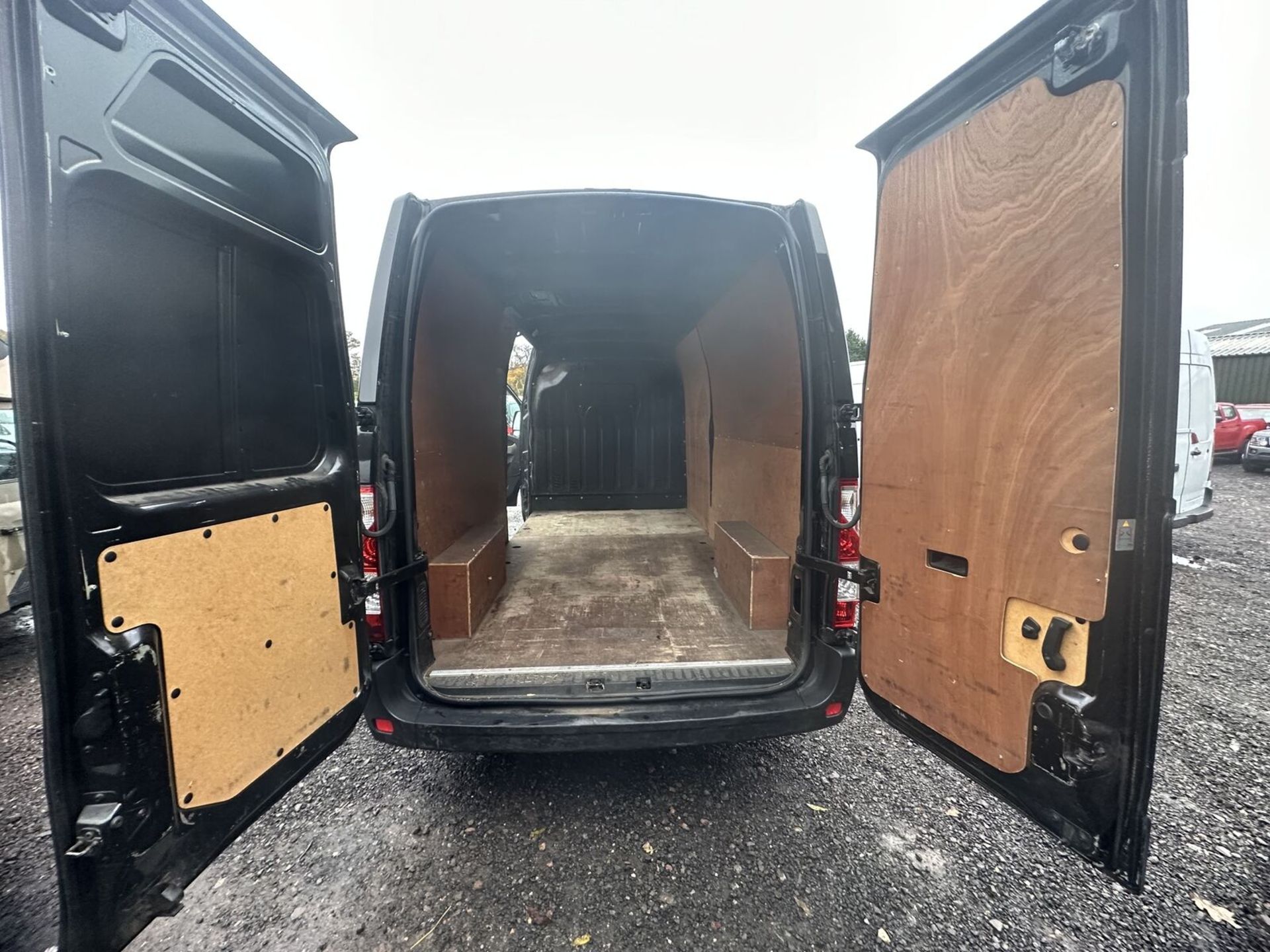 MOVANO PANEL VAN: 2018 VAUXHALL, RELIABLE RUN, CLEAR HISTORY - NO VAT ON HAMMER - Image 11 of 15