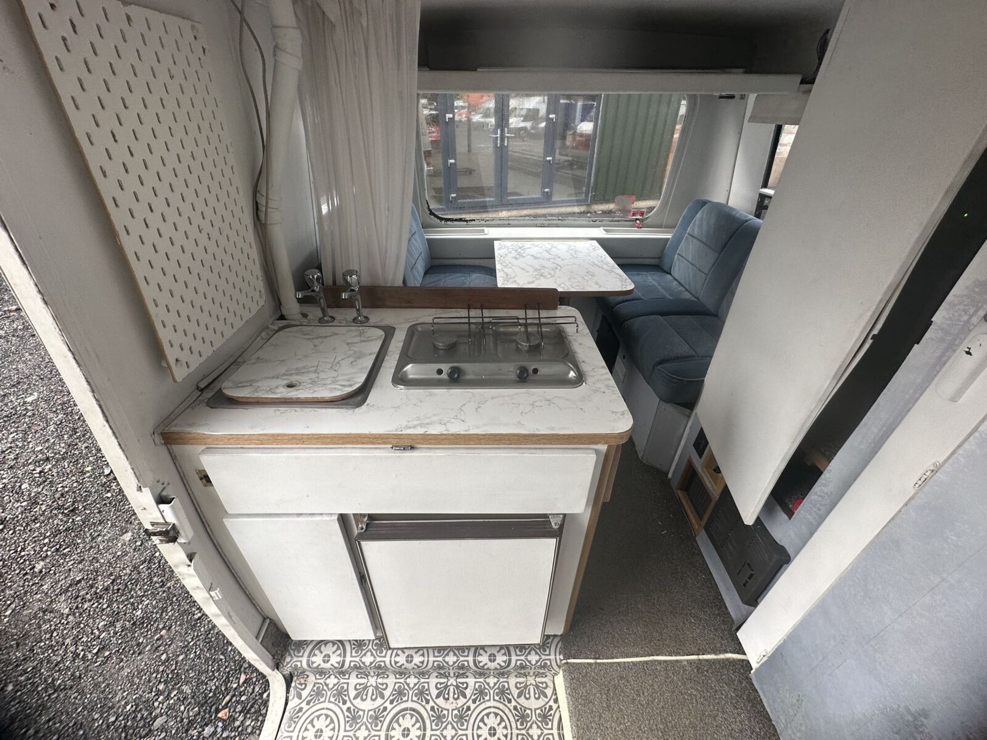 CLASSIC NOMAD'S CHOICE: '90 WINNEBAGO CAMPER, PART SERVICE HISTORY (NO VAT ON HAMMER) - Image 15 of 15