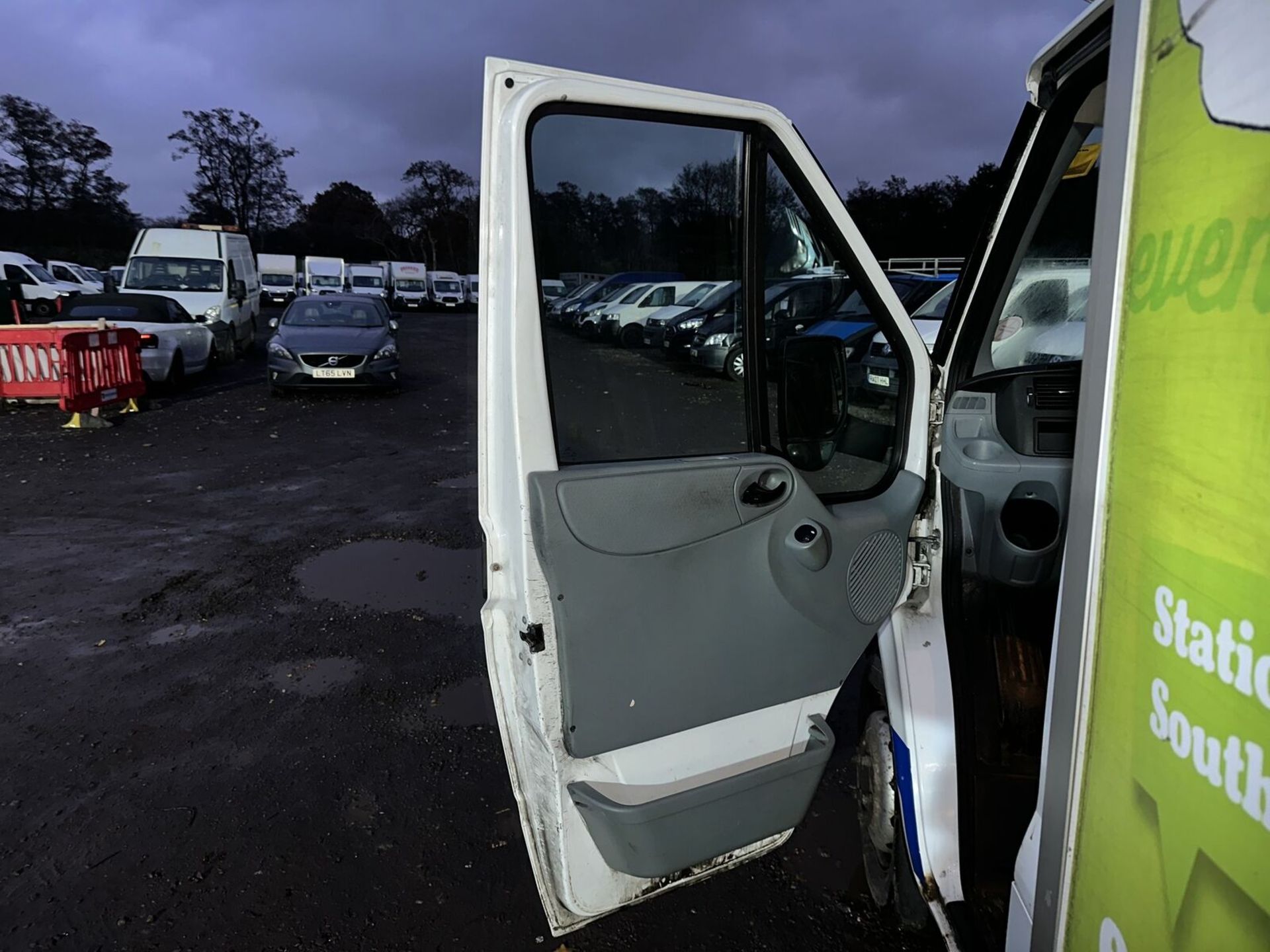 WORKHORSE READY: '11 FORD TRANSIT LUTON, TAIL LIFT INCLUDED MOT MAY 2024 - Image 3 of 14