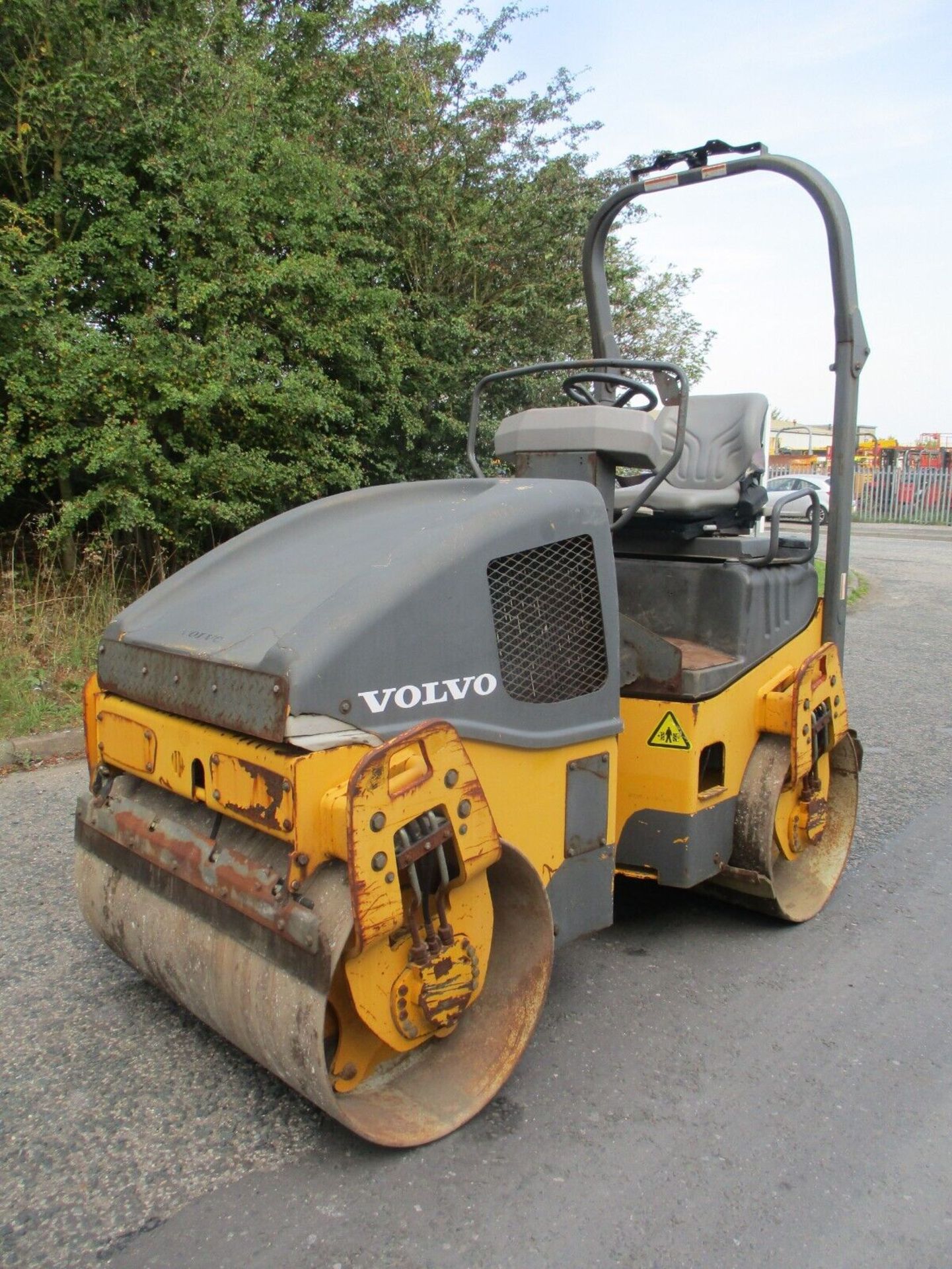 2011 VOLVO DD24 ROLLER 1200MM WIDE - Image 11 of 11