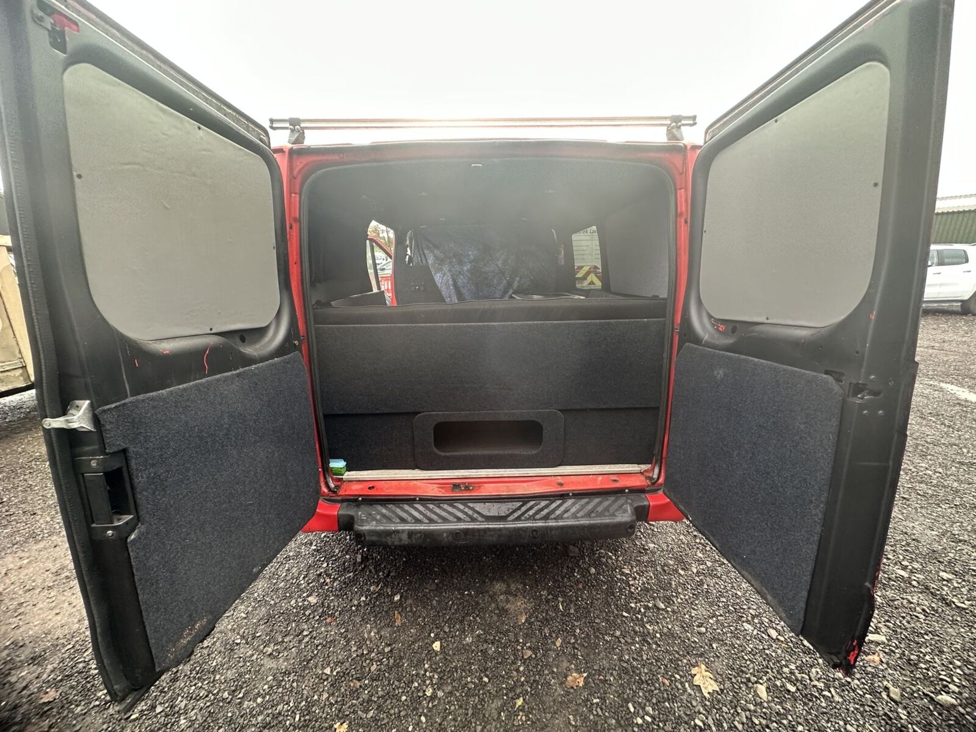 CAMPER ADVENTURE AWAITS: FORD TRANSIT T260 2.2 TDCI - (NO VAT ON HAMMER) - Image 7 of 17