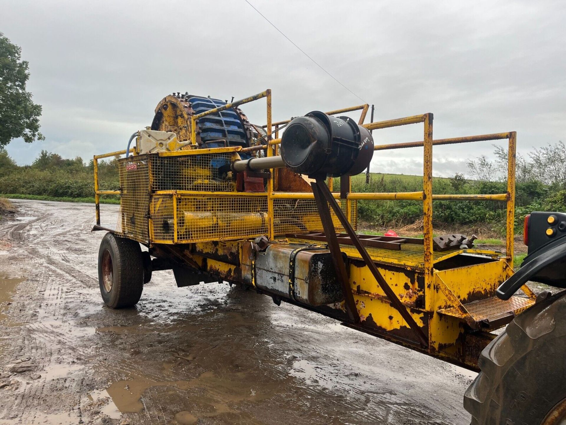 IMPACT CRUSHER MOUNTED ON A SINGLE AXLE DRAWBAR TRAILER - Image 2 of 11