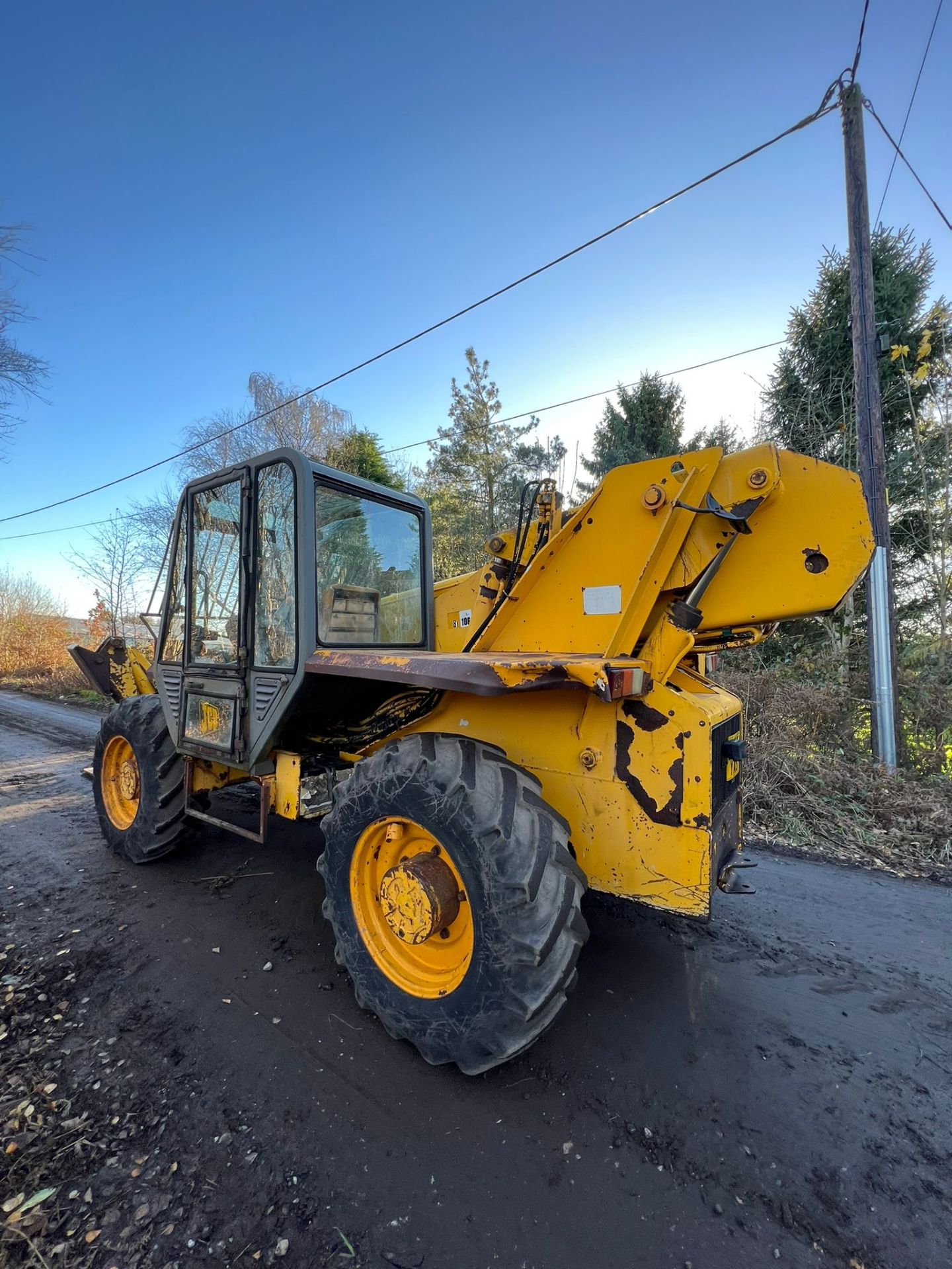 ROAD-READY JCB 530-120: POWER AND PRECISION IN MOTION - Image 9 of 14