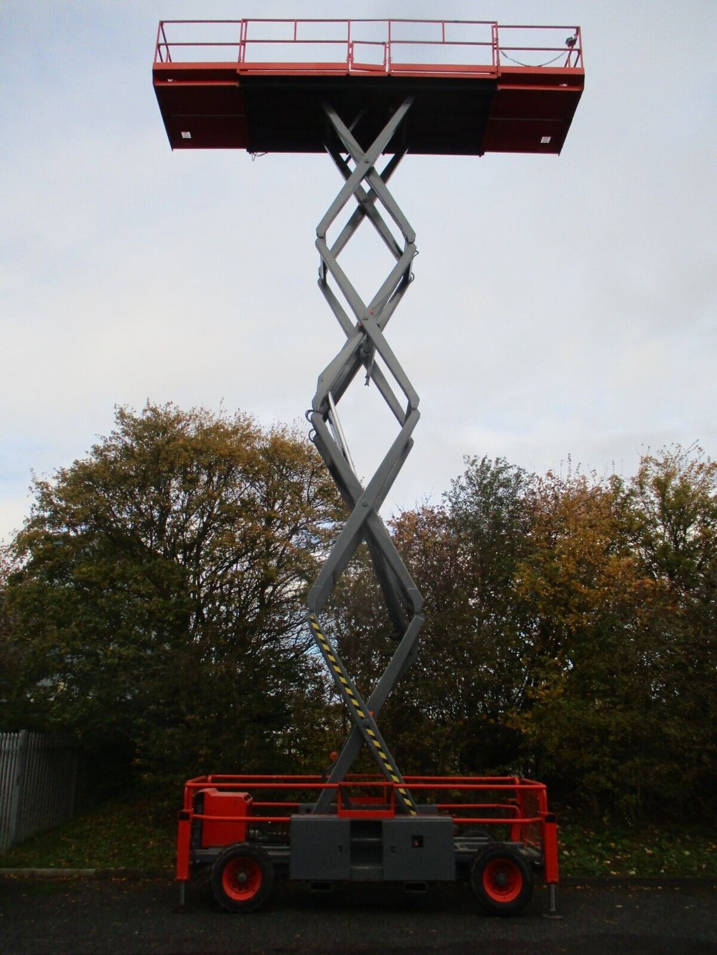 2015 SKYJACK SJ9241 SCISSOR LIFT - Image 9 of 14