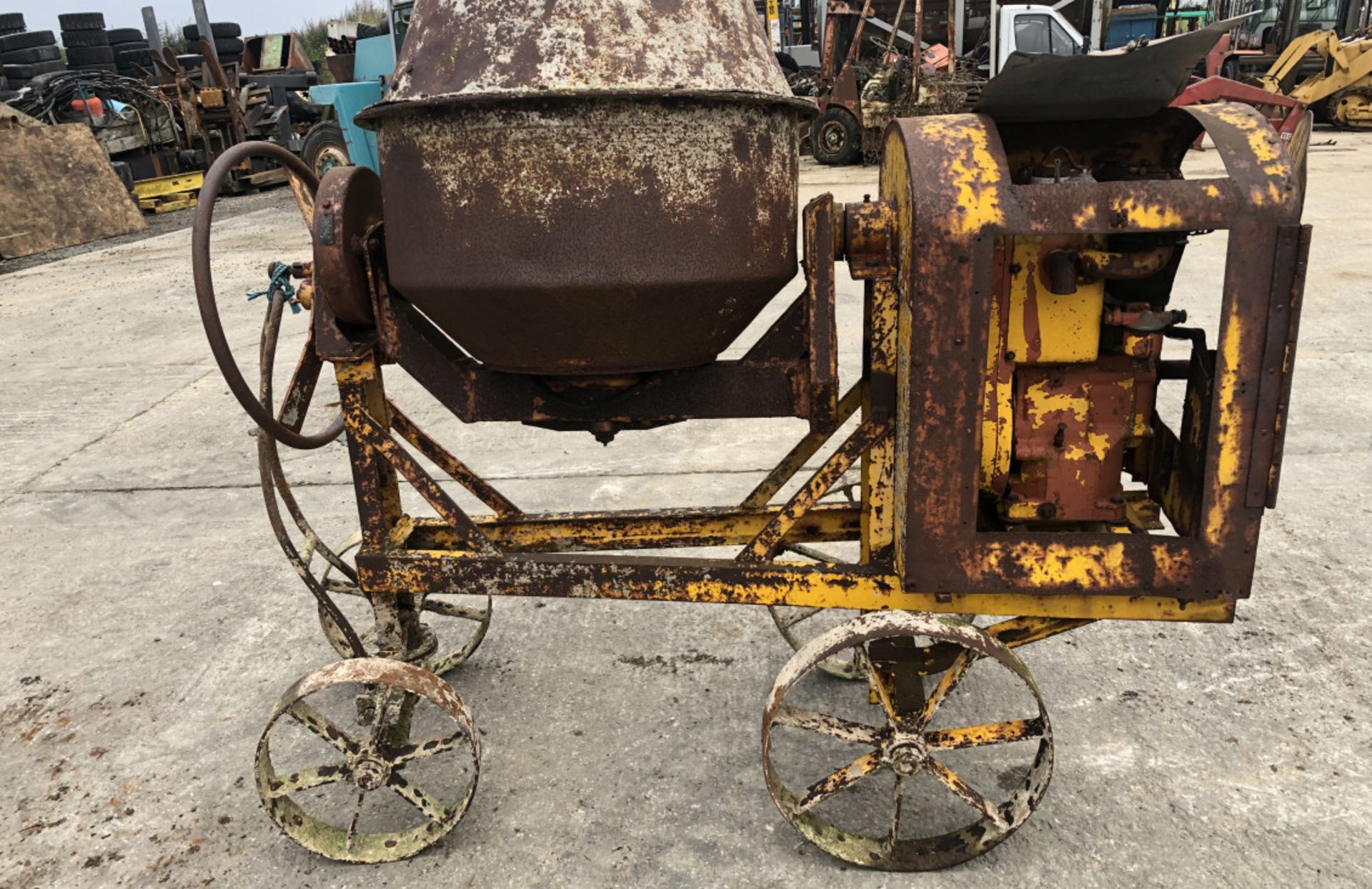 BENFORD TOWABLE CEMENT MIXER