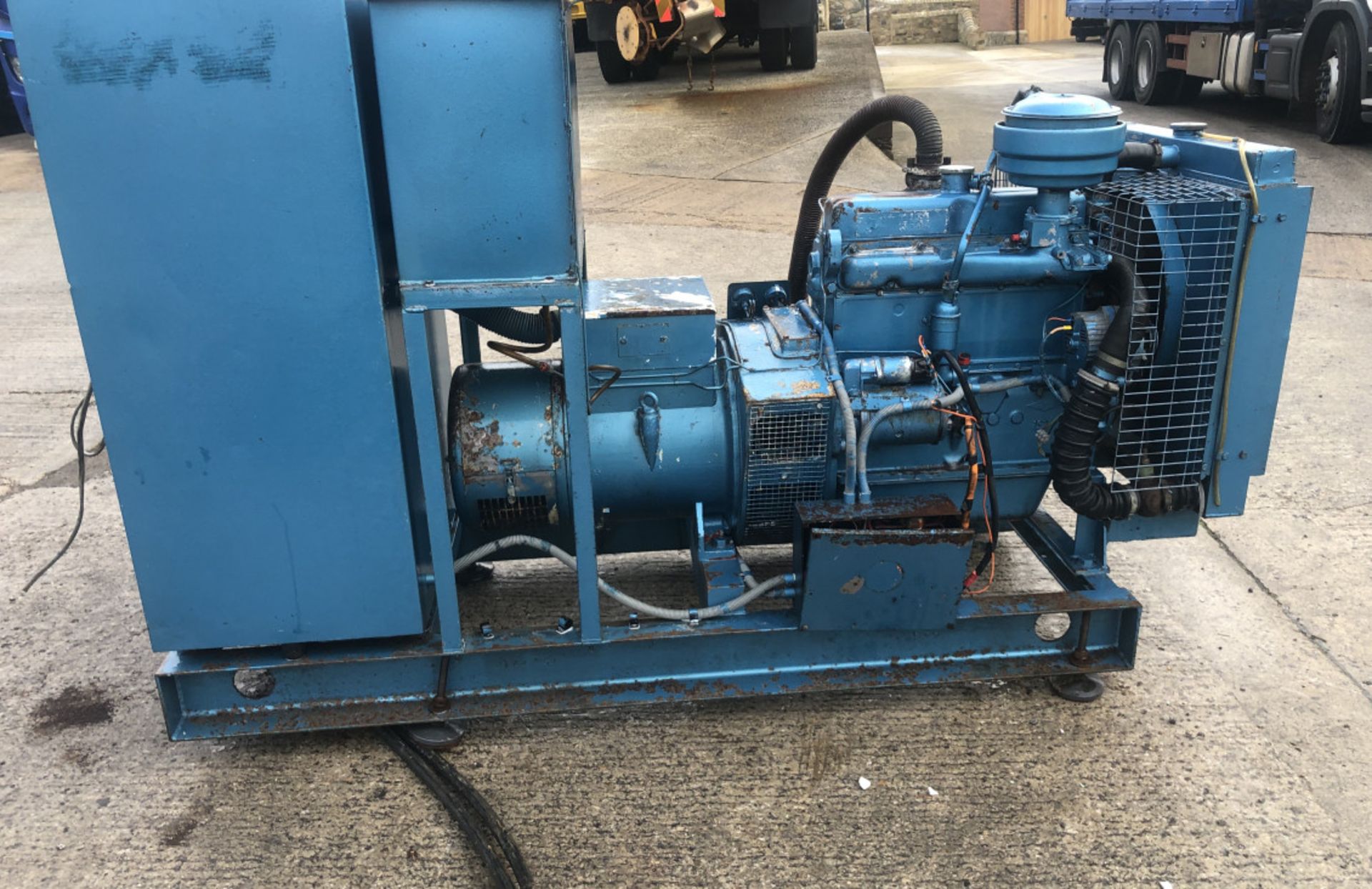 35 KVA GENERATOR BEDFORD 220 DIESEL ENGINE ONLY 32 HOURS - Image 7 of 11