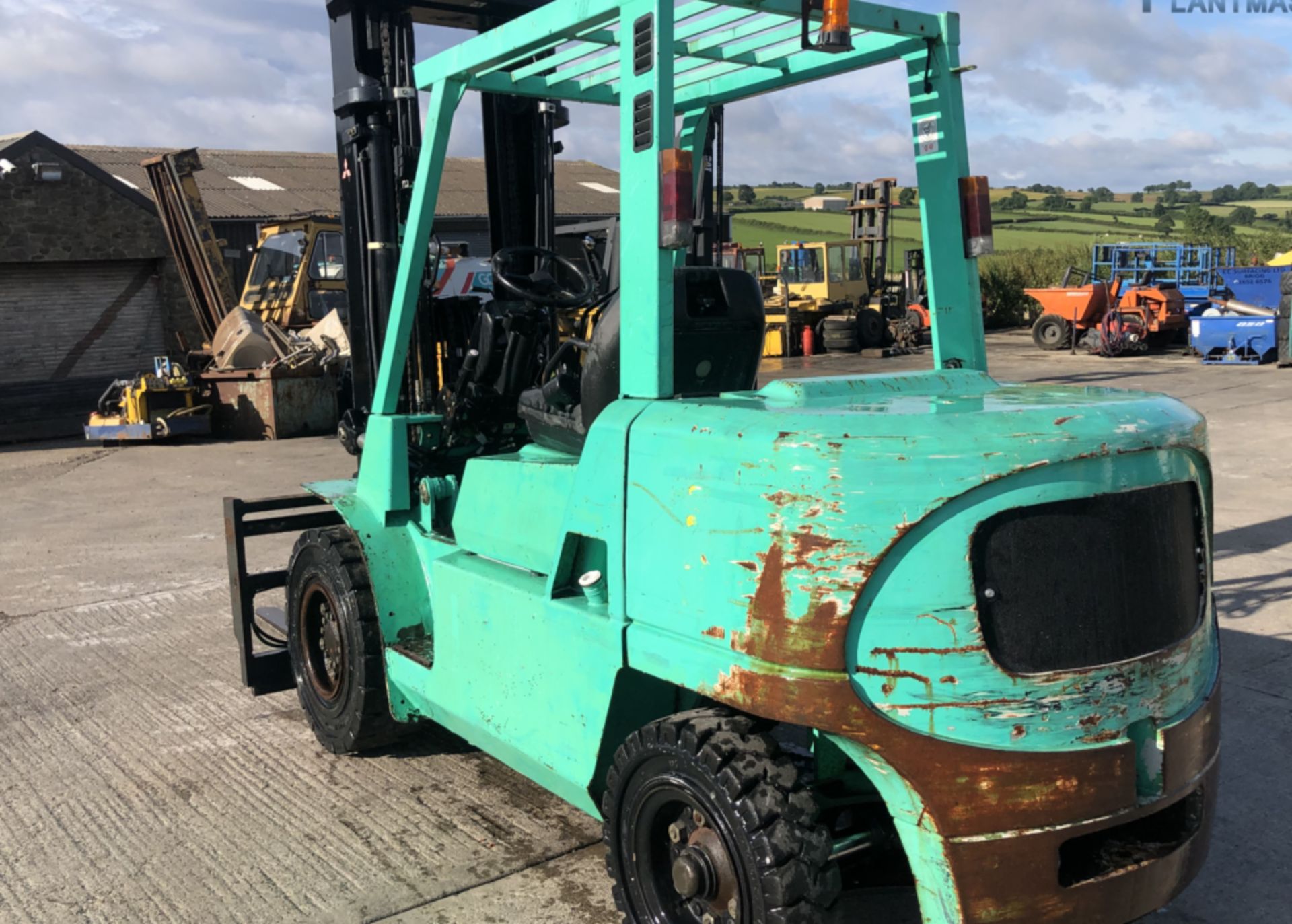 MITSUBISHI FD 50 K ,5 TON DIESEL FORKLIFT - Image 4 of 11