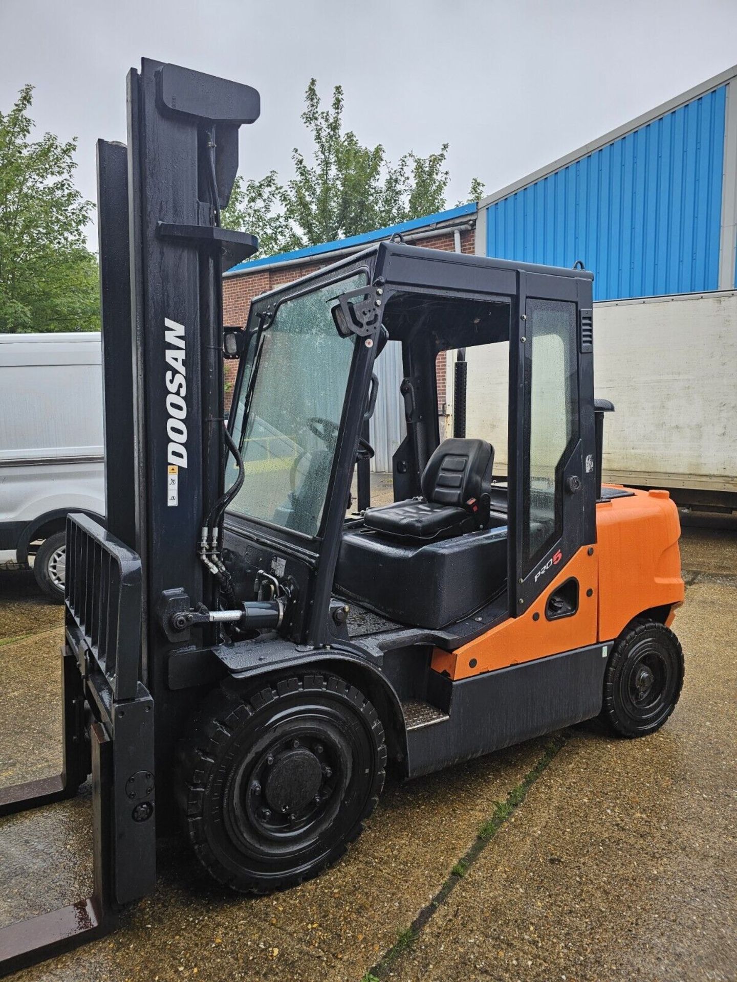 2013 DOOSAN PRO 5 5T LIFT - Image 5 of 6