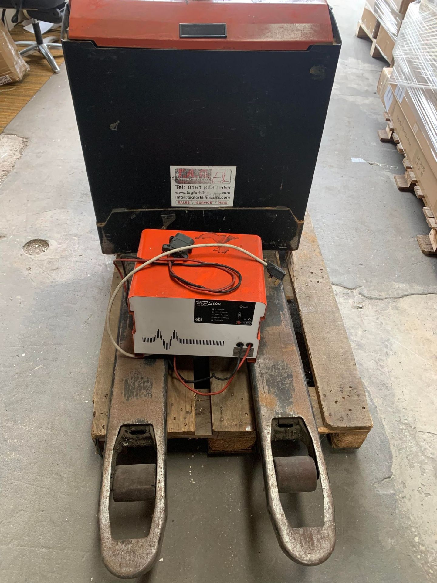 BT LEW 1.4T POWERED PALLET TRUCK