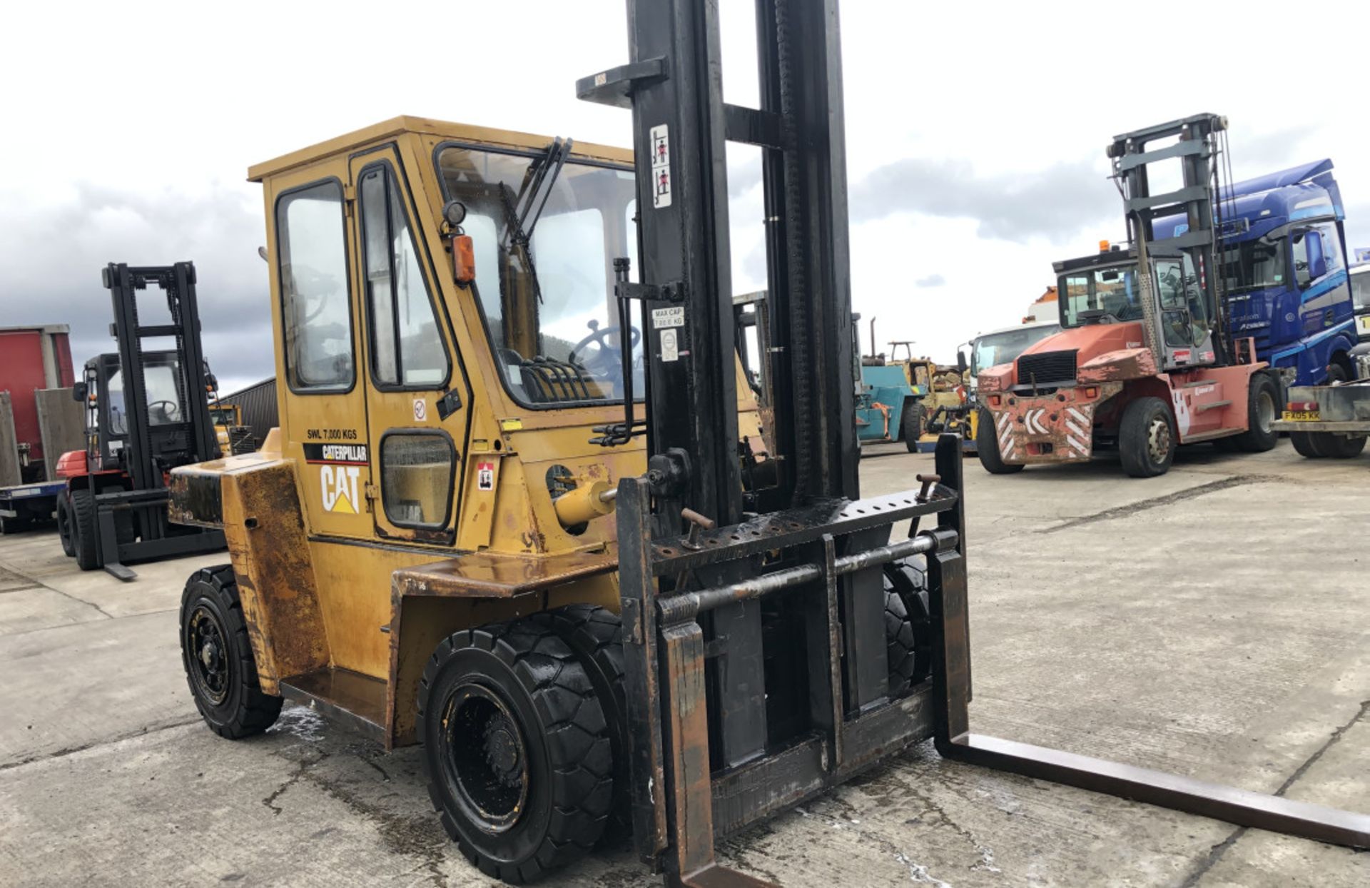 CAT DP 70 7 TON DIESEL FORKLIFT