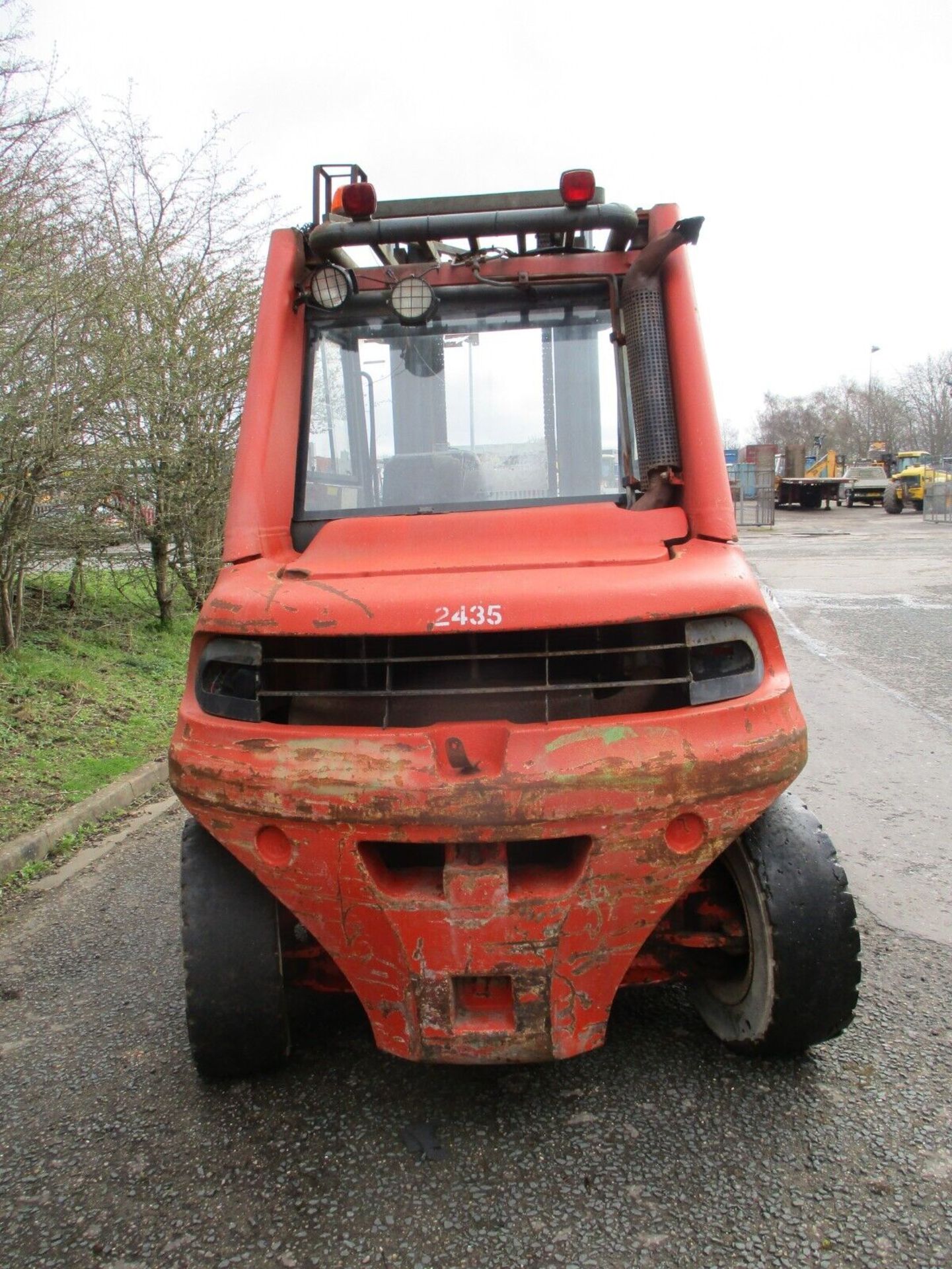 LINDE H70D FORKLIFT: LIFTING POWERHOUSE AT 6500KG - Image 3 of 15