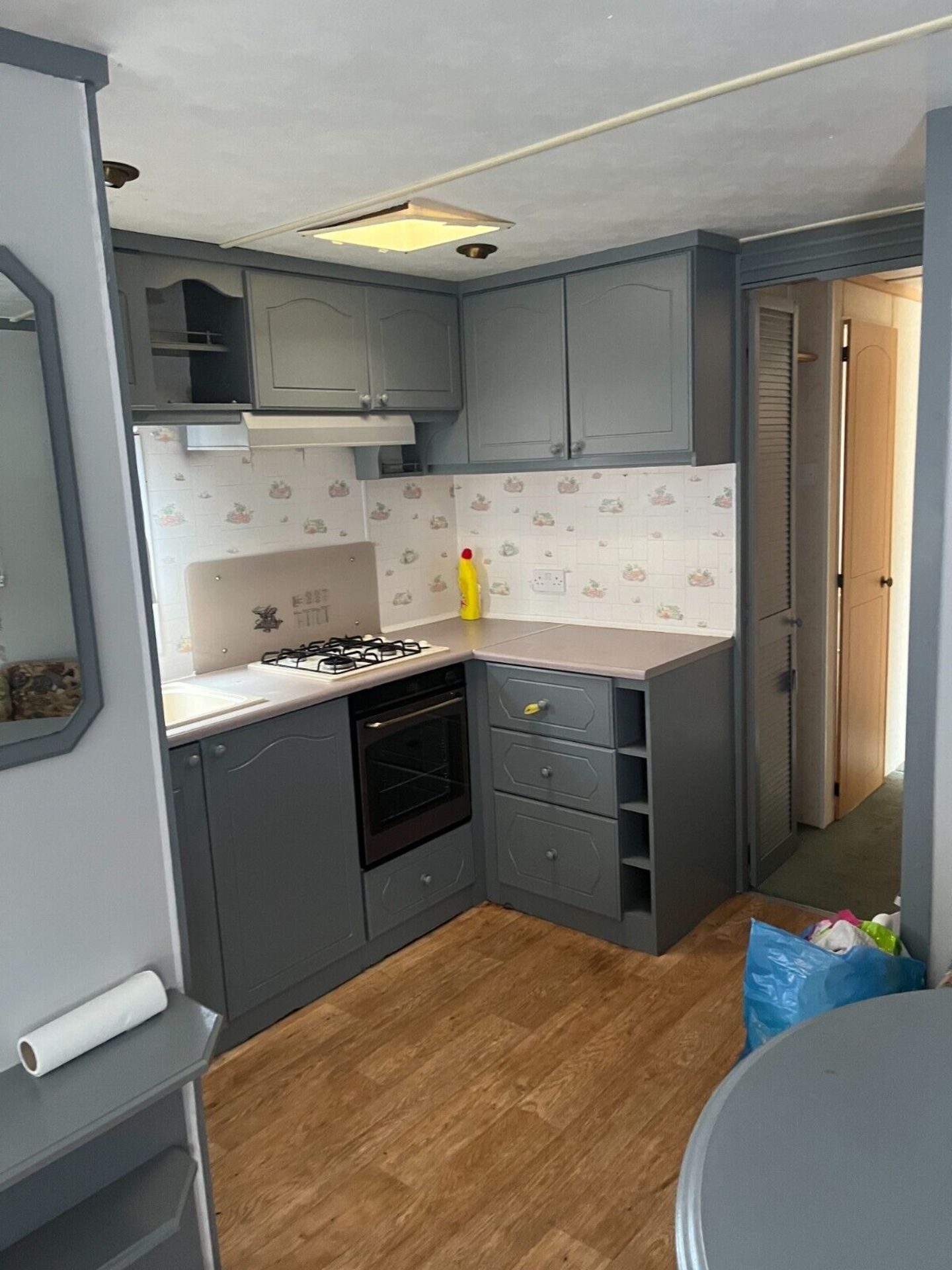 PEMBERTON ELITE 37 FOOT X 12 FOOT STATIC CARAVAN - Image 8 of 15