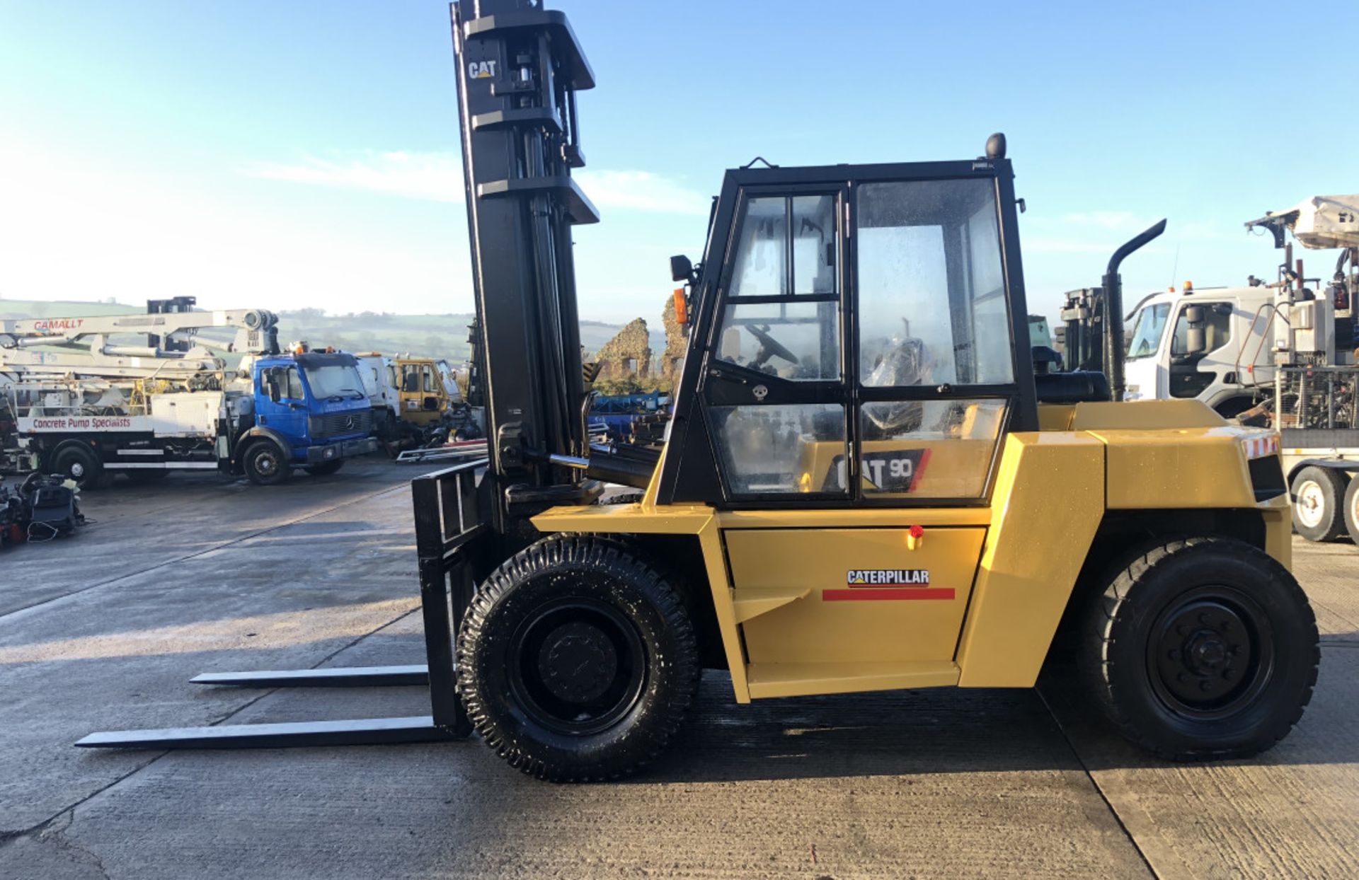 CAT DP 90 (9.5 TON) DIESEL FORKLIFT