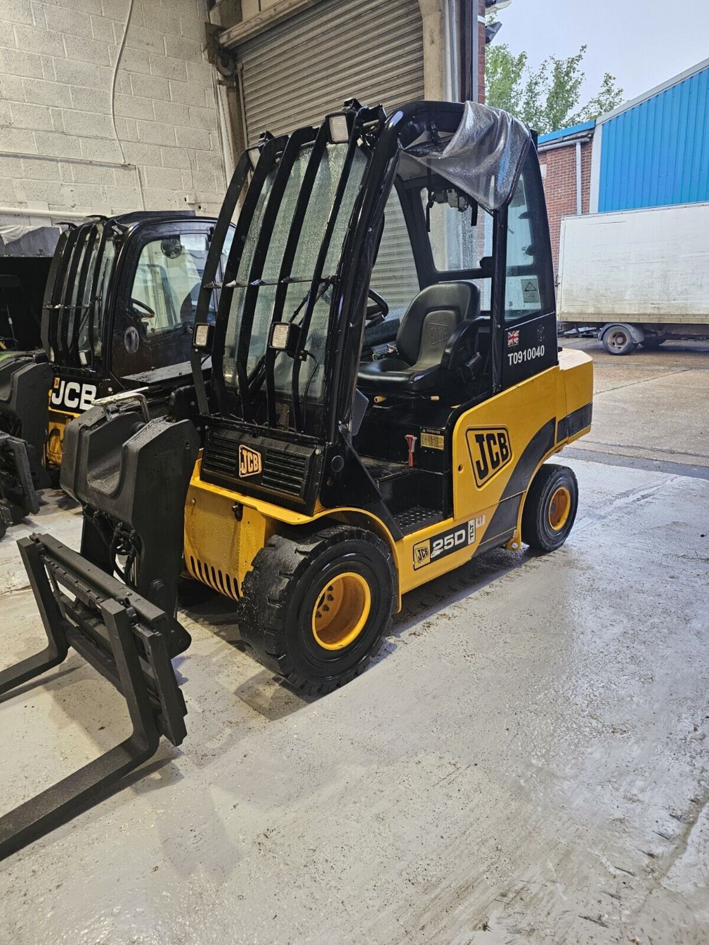 JCB TELETRUK 25D DIESEL FORKLIFT ONLY 1700 HRS - Image 2 of 6