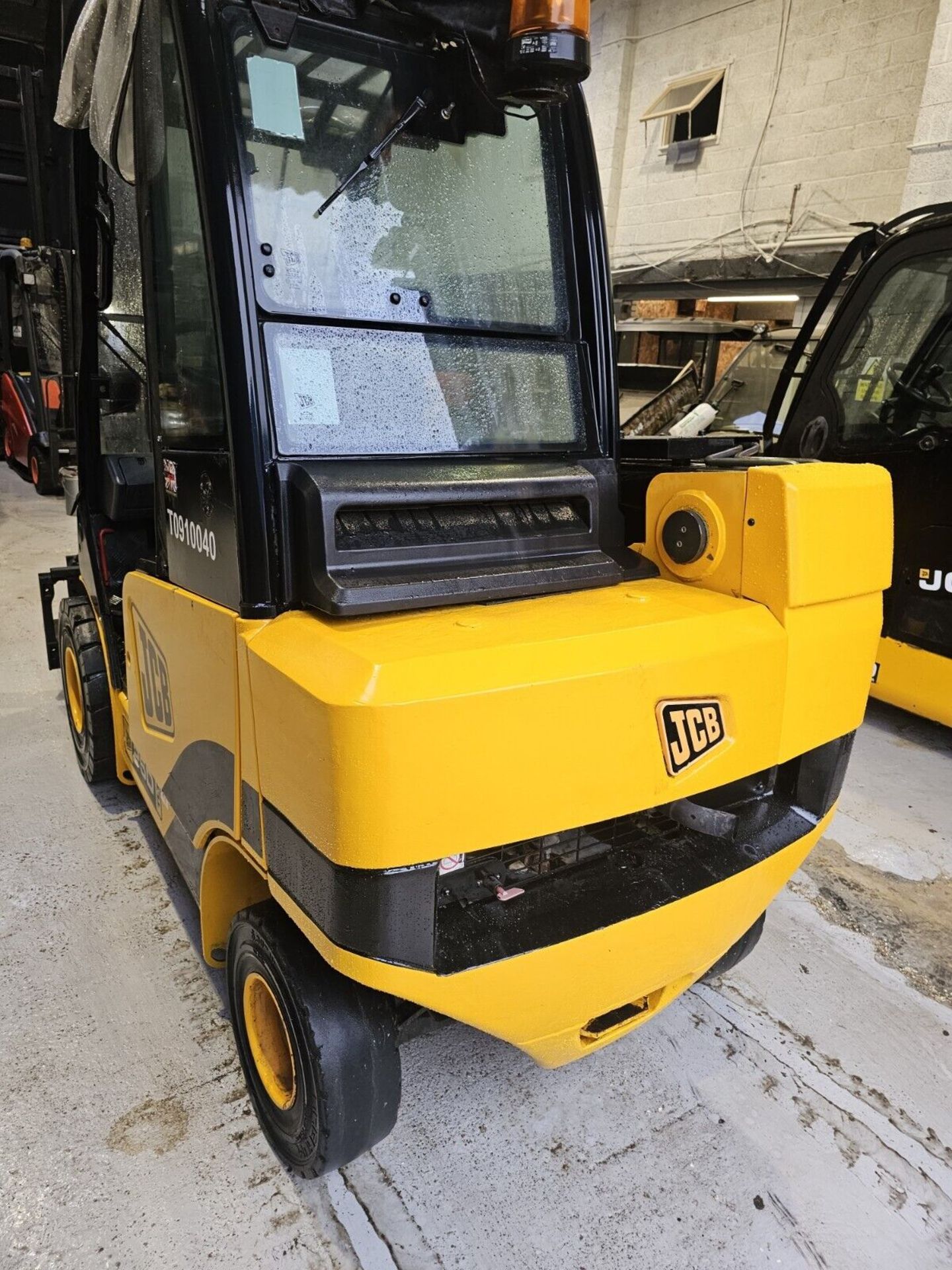 JCB TELETRUK 25D DIESEL FORKLIFT ONLY 1700 HRS - Image 4 of 6