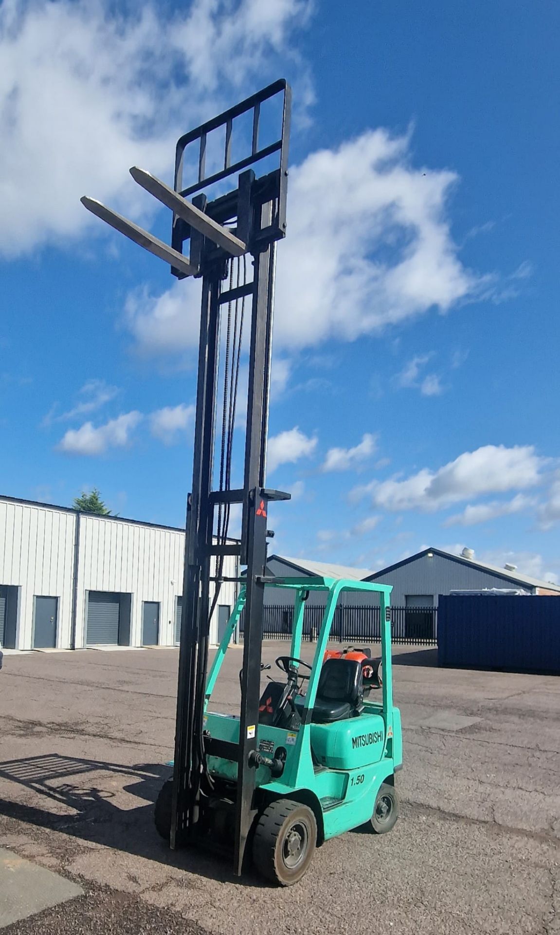 MITSUBISHI FG15 GAS FORKLIFT 1.5 TONNE - Image 5 of 6