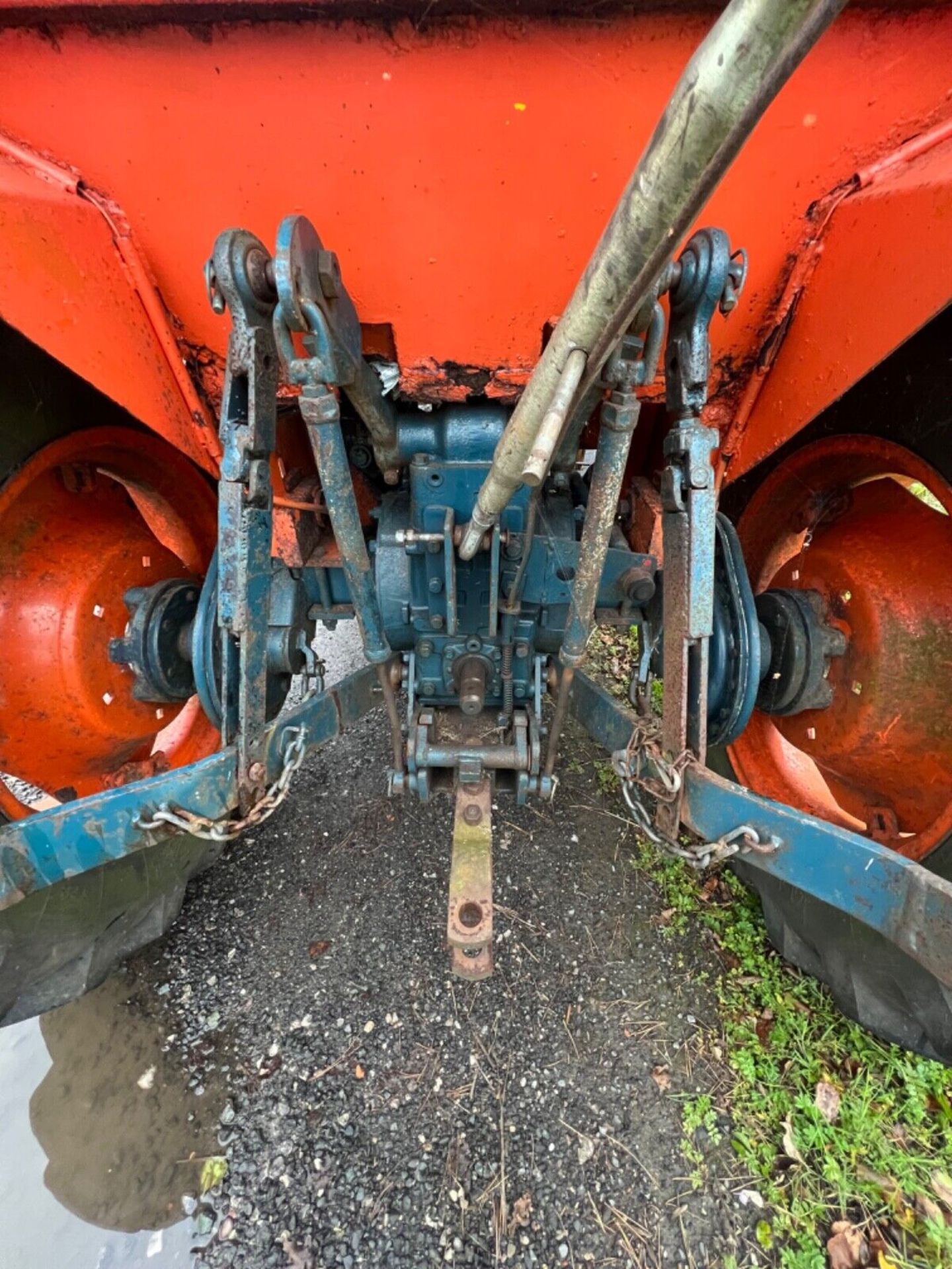 KUBOTA LOADER TRACTOR 2X4 AND 4X4 - Image 12 of 14