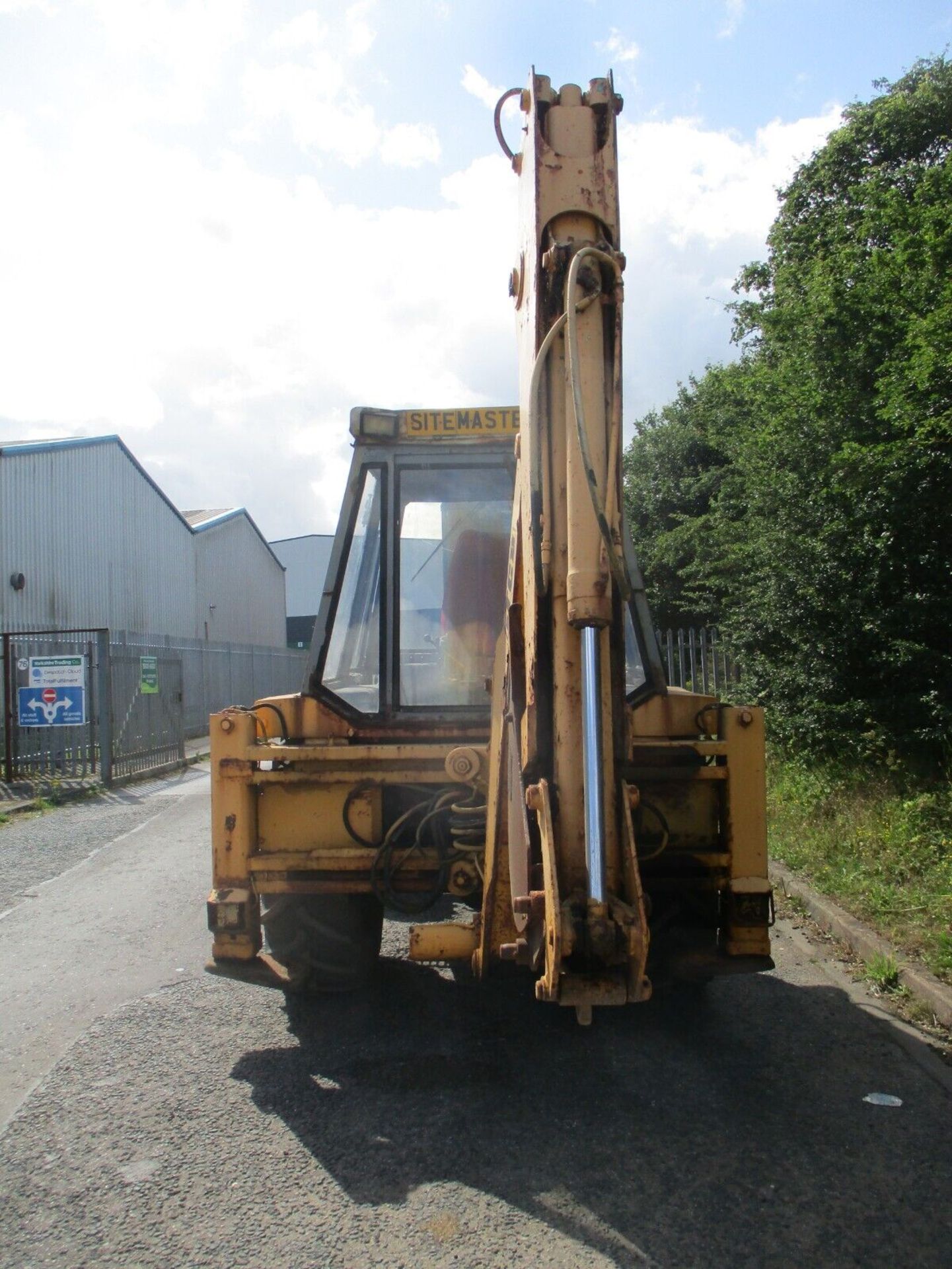 JCB 3CX: THE ULTIMATE 4X4 LOADER AND DIGGER - Image 6 of 15