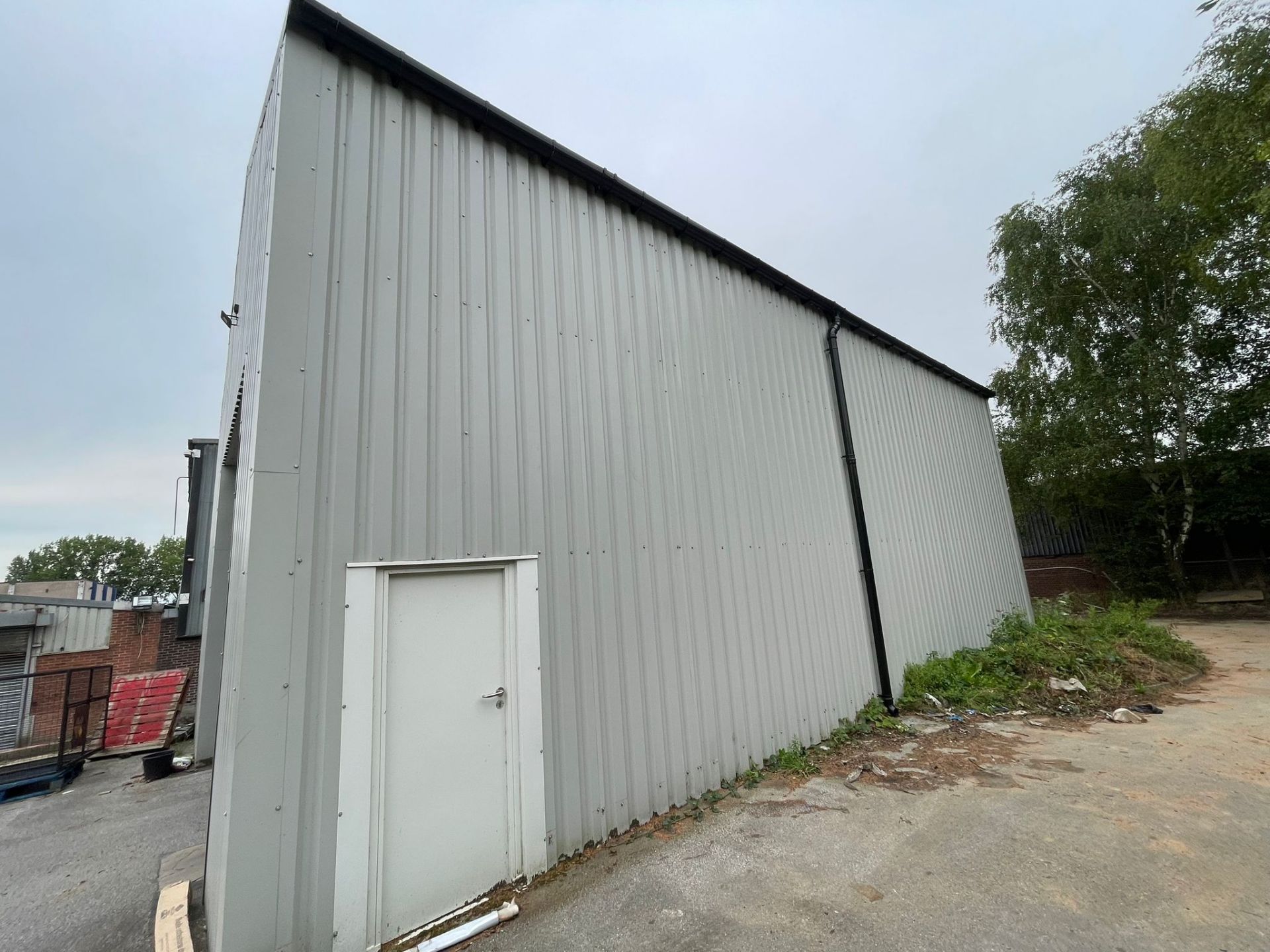 COMMERCIAL BUILDING 14M LONG X 9M WIDE X 6M TO EAVES (ALREADY DISMANTLED) - Image 4 of 28