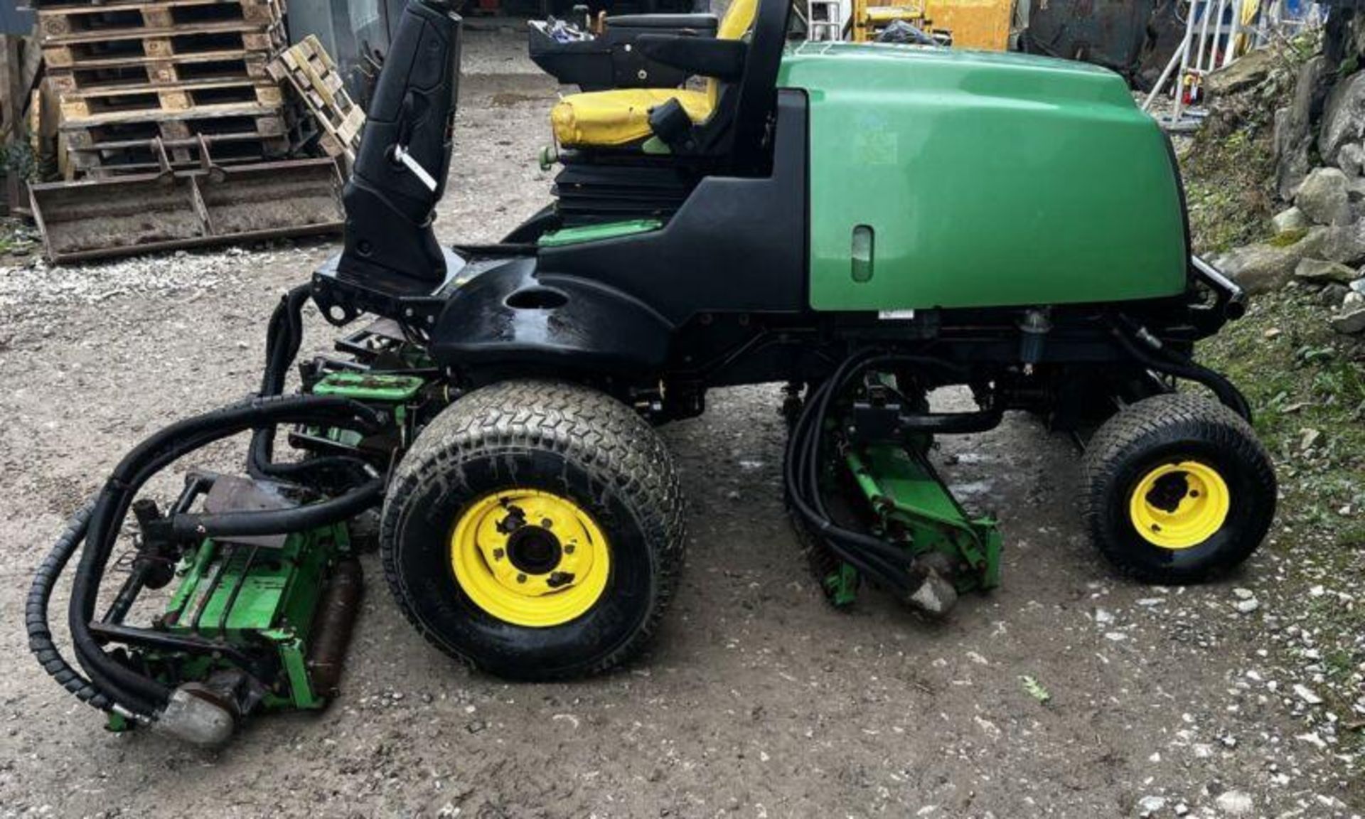 YANMAR DIESEL POWER: JOHN DEERE FAIRWAY MOWER - Image 7 of 8